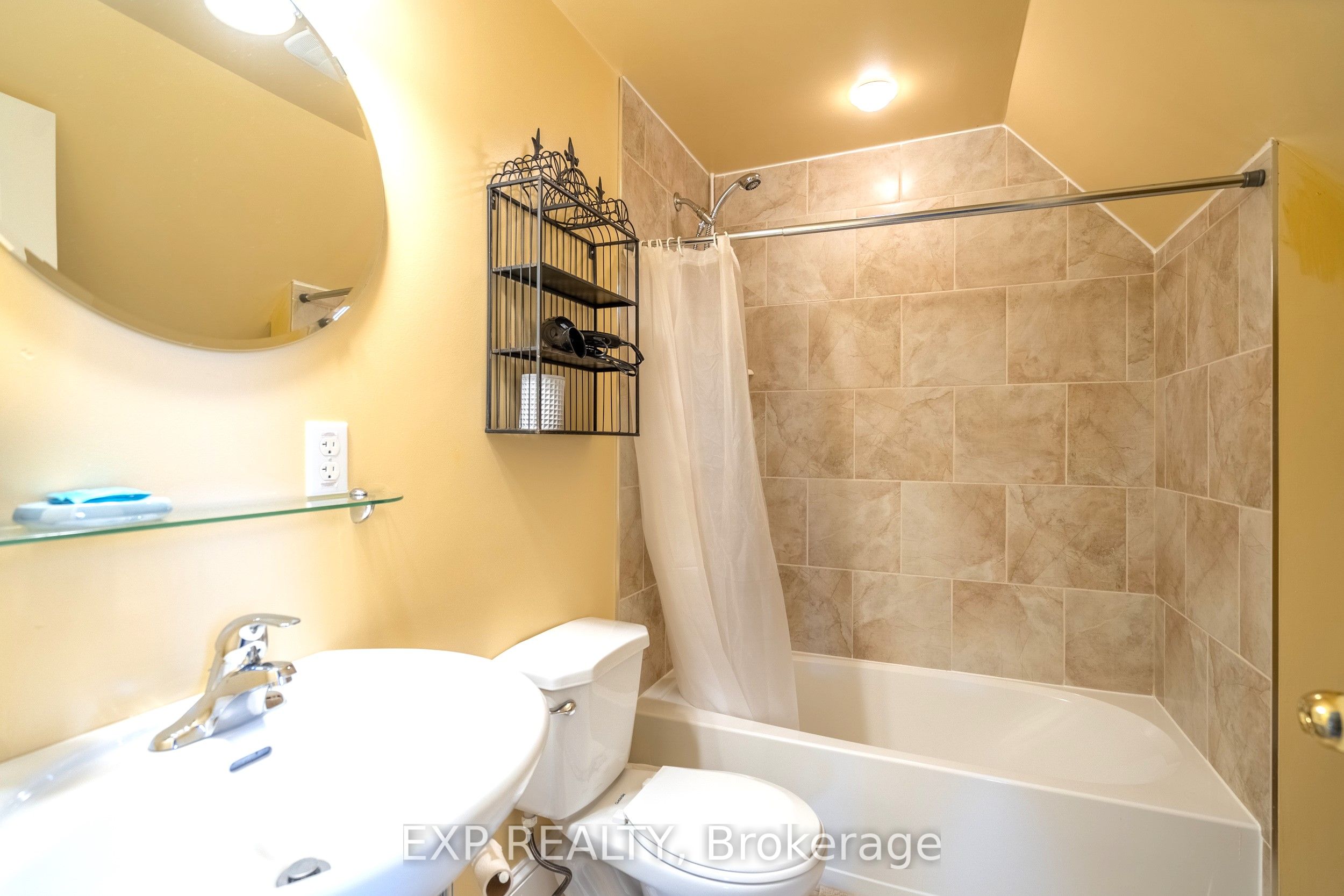 431 Gilmour Street Property Photo 37