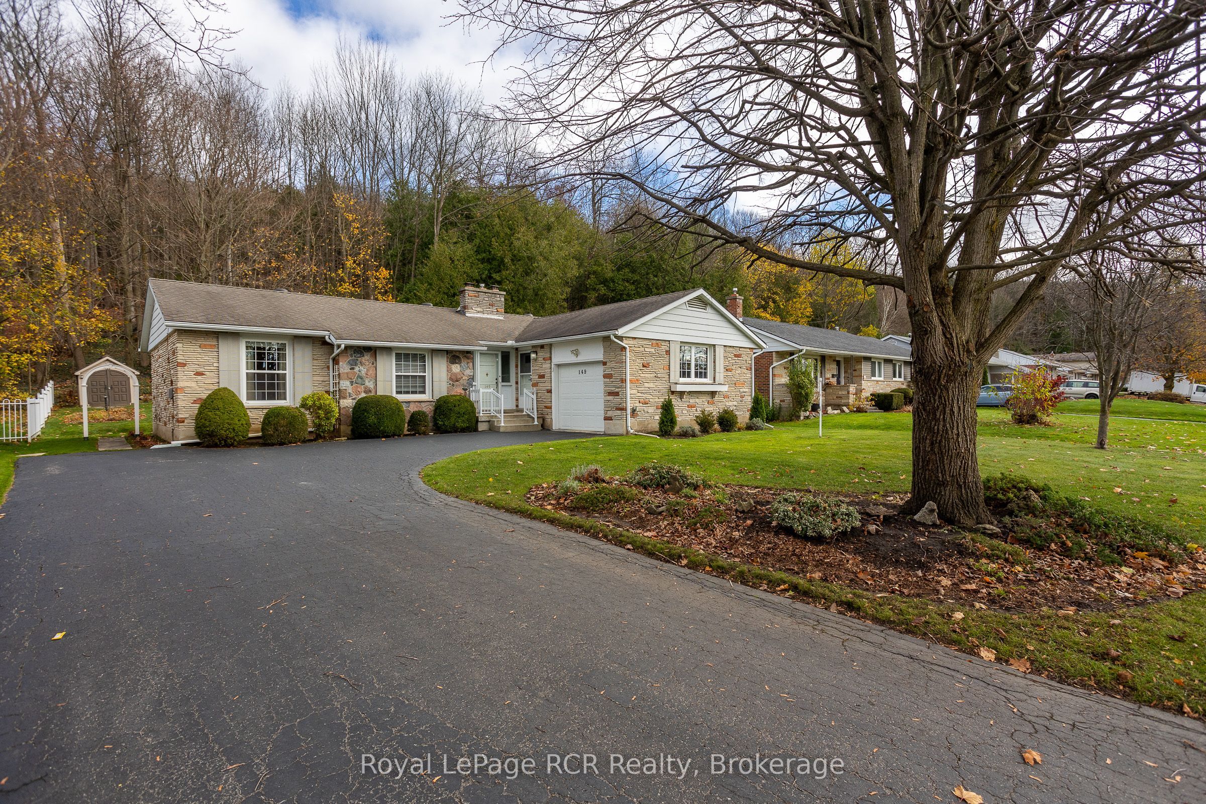 149 7th Avenue E Property Photo 3