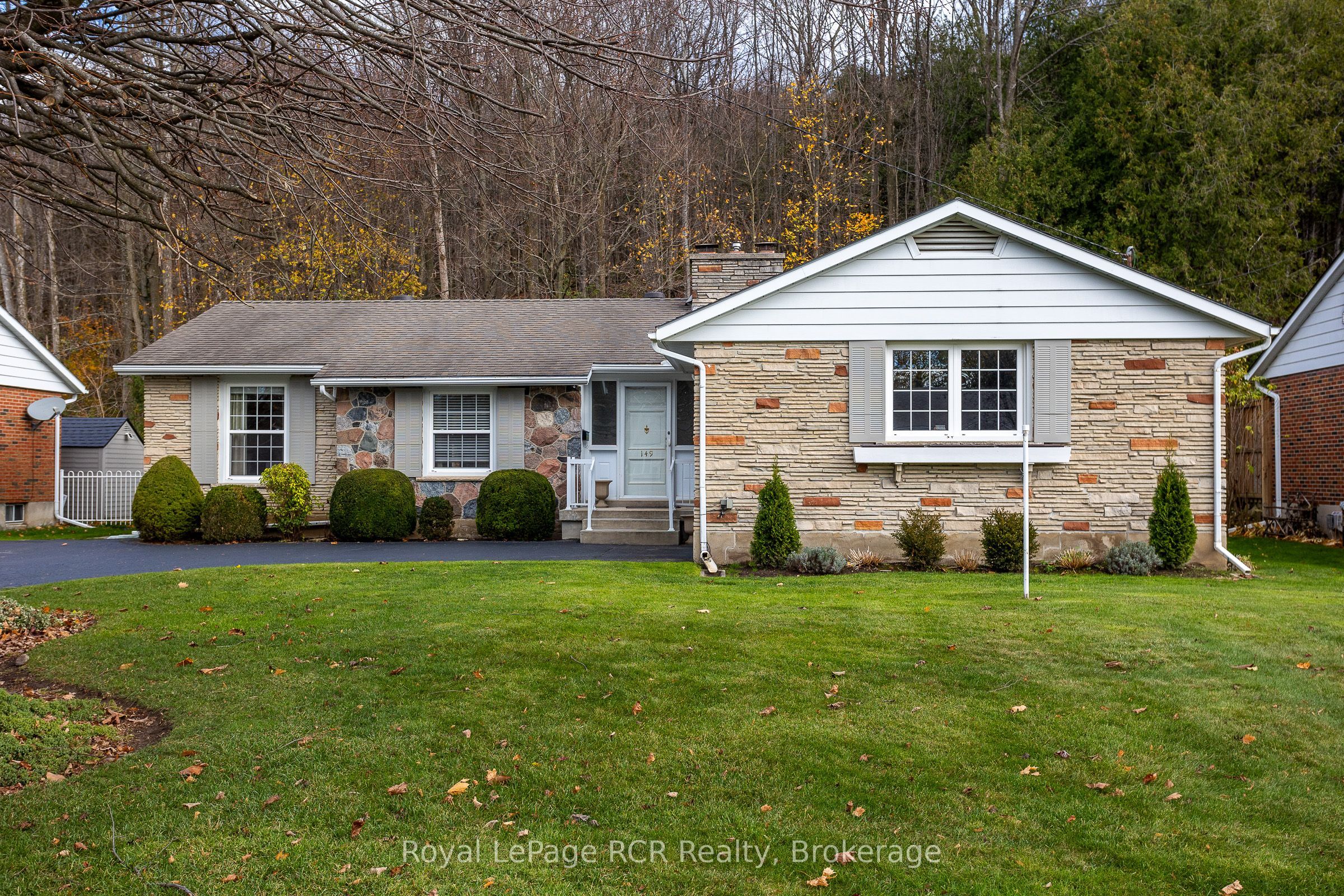 149 7th Avenue E Property Photo 4
