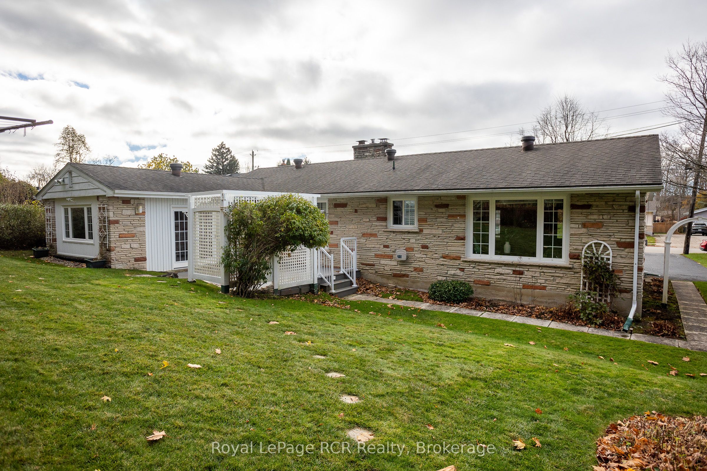 149 7th Avenue E Property Photo 44