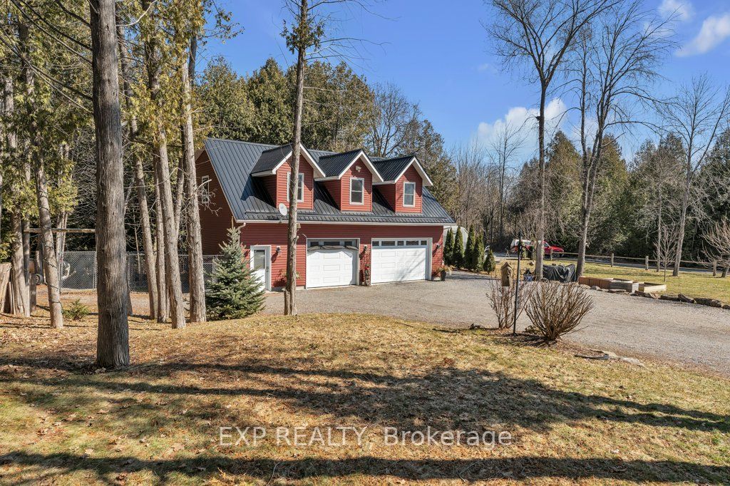 19 Willow Lane Property Photo 5