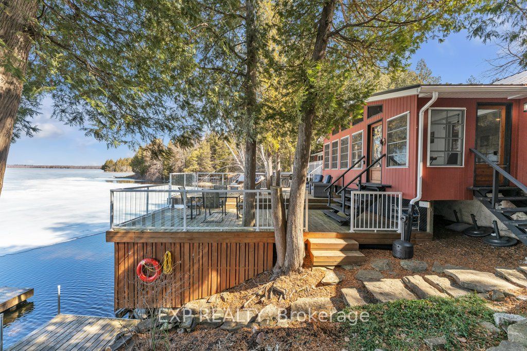 19 Willow Lane Property Photo 9