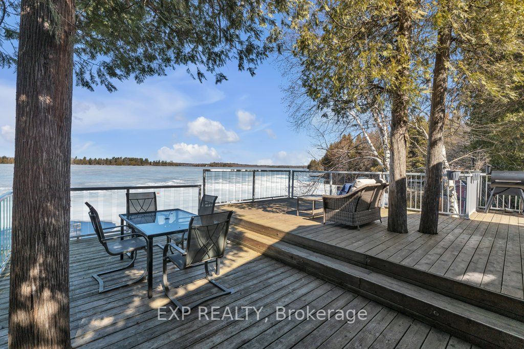 19 Willow Lane Property Photo 10