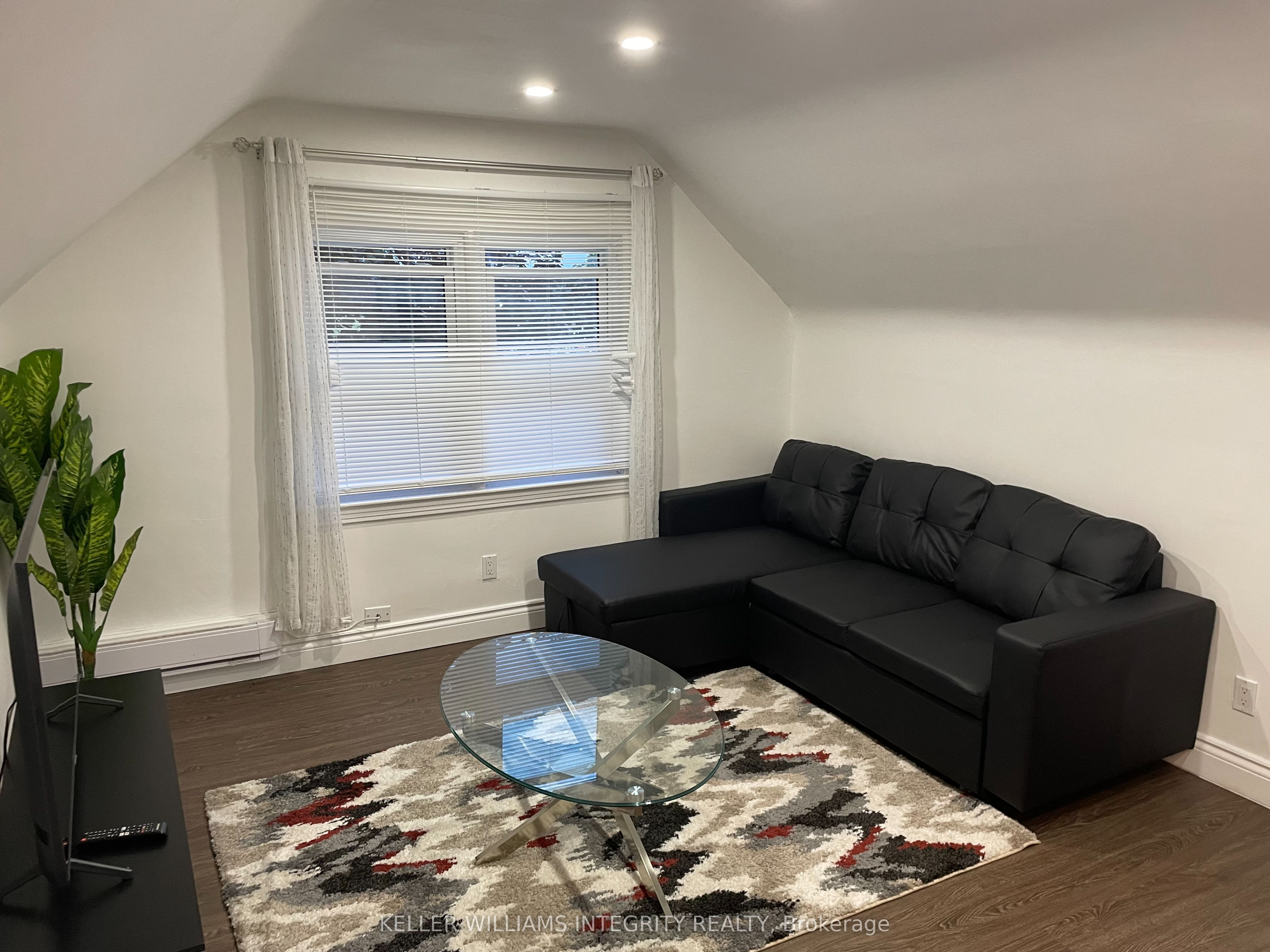 276 Mcarthur Avenue Property Photo 2