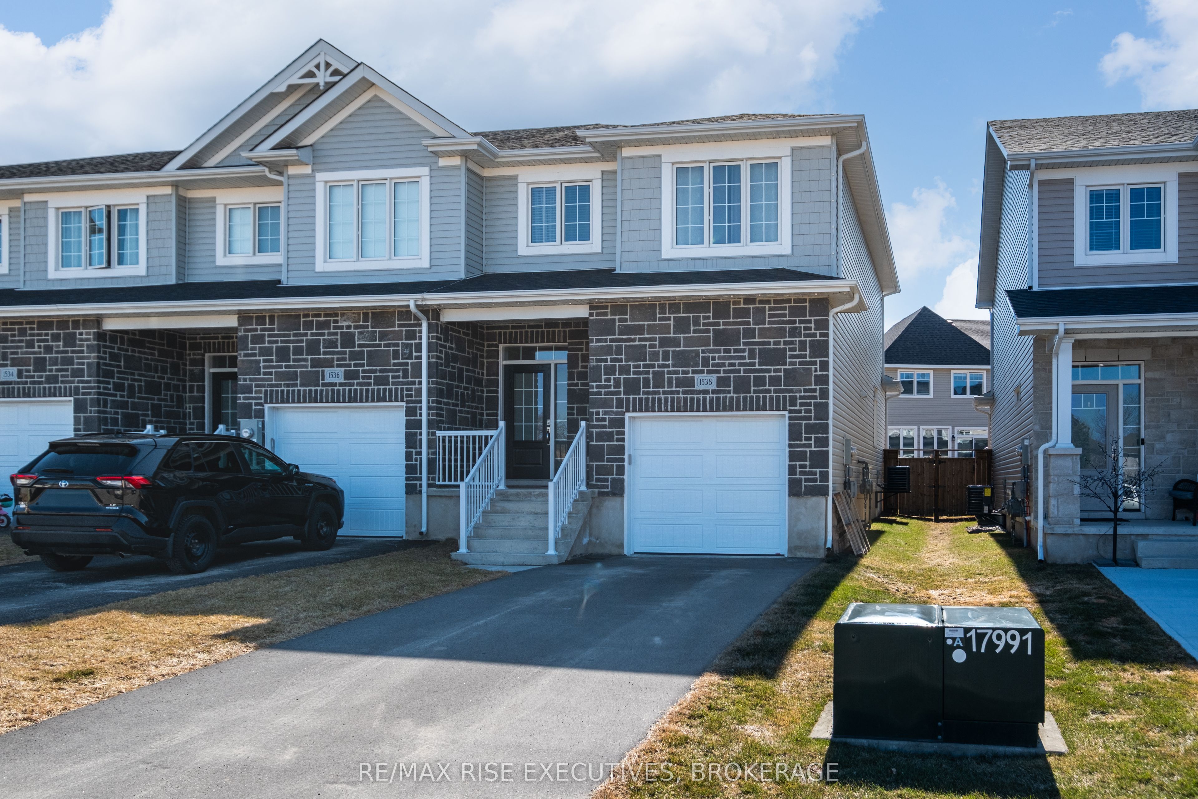 1538 Scarlet Street Property Photo 1