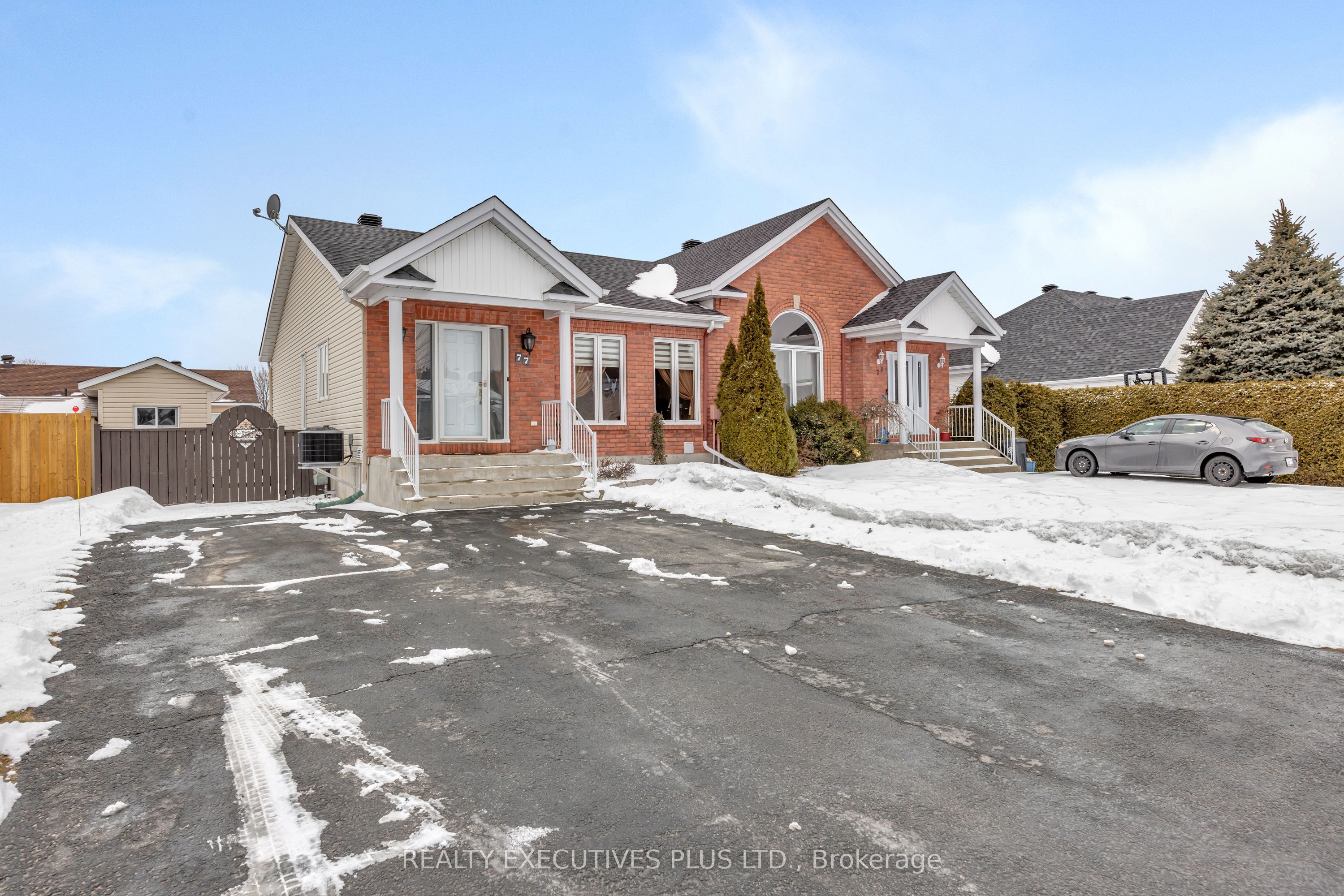 77 Richard Street Property Photo 1