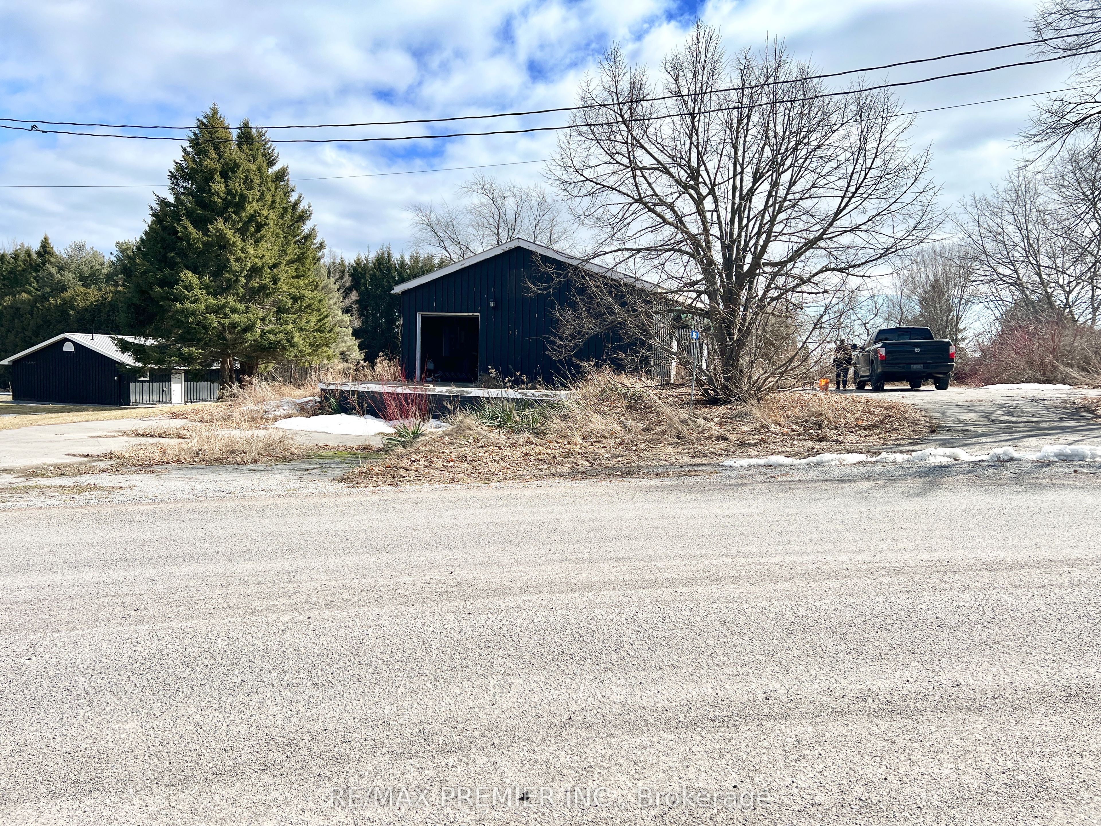 263 Simpson Road Property Photo 2
