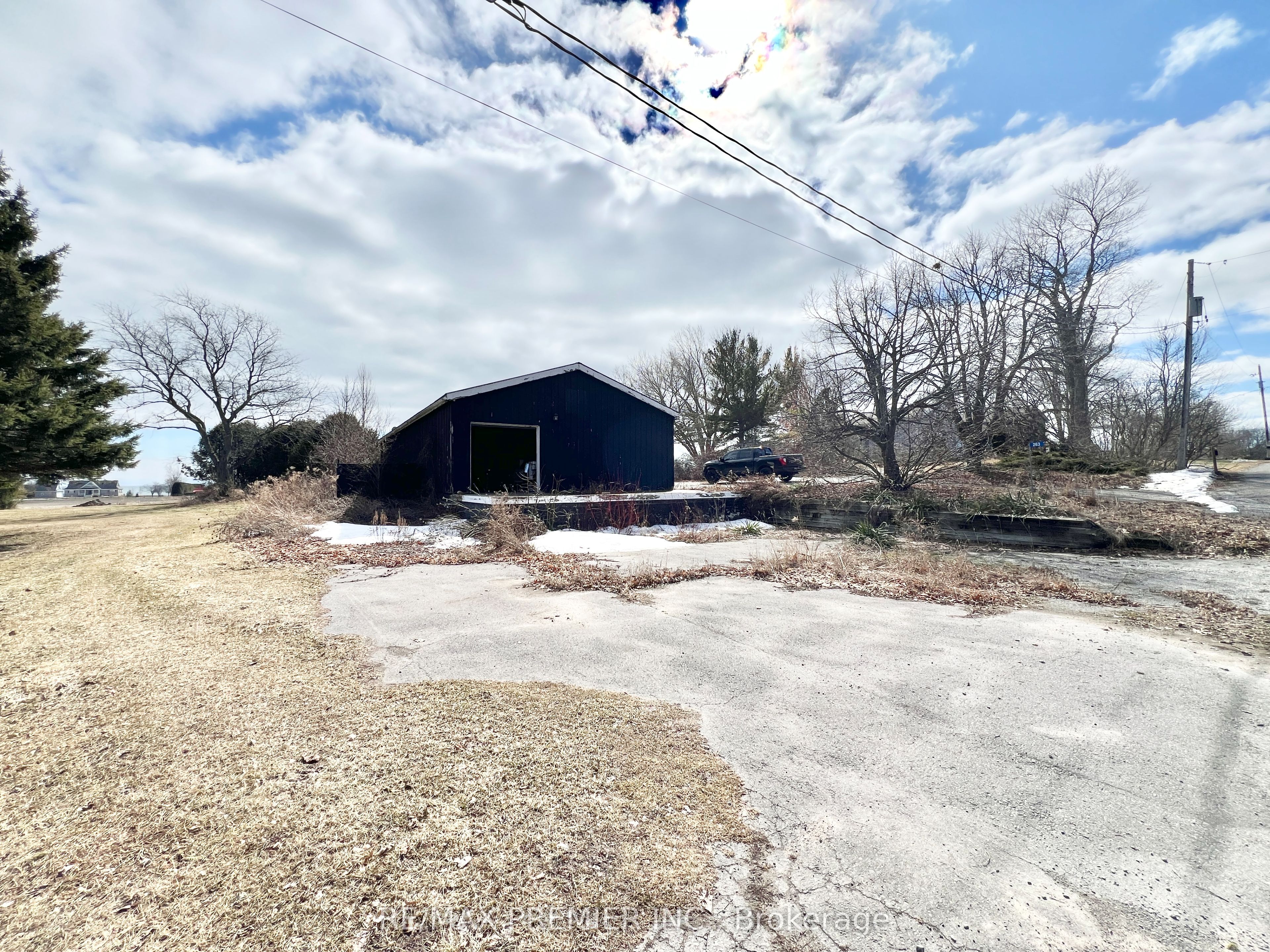 263 Simpson Road Property Photo 4