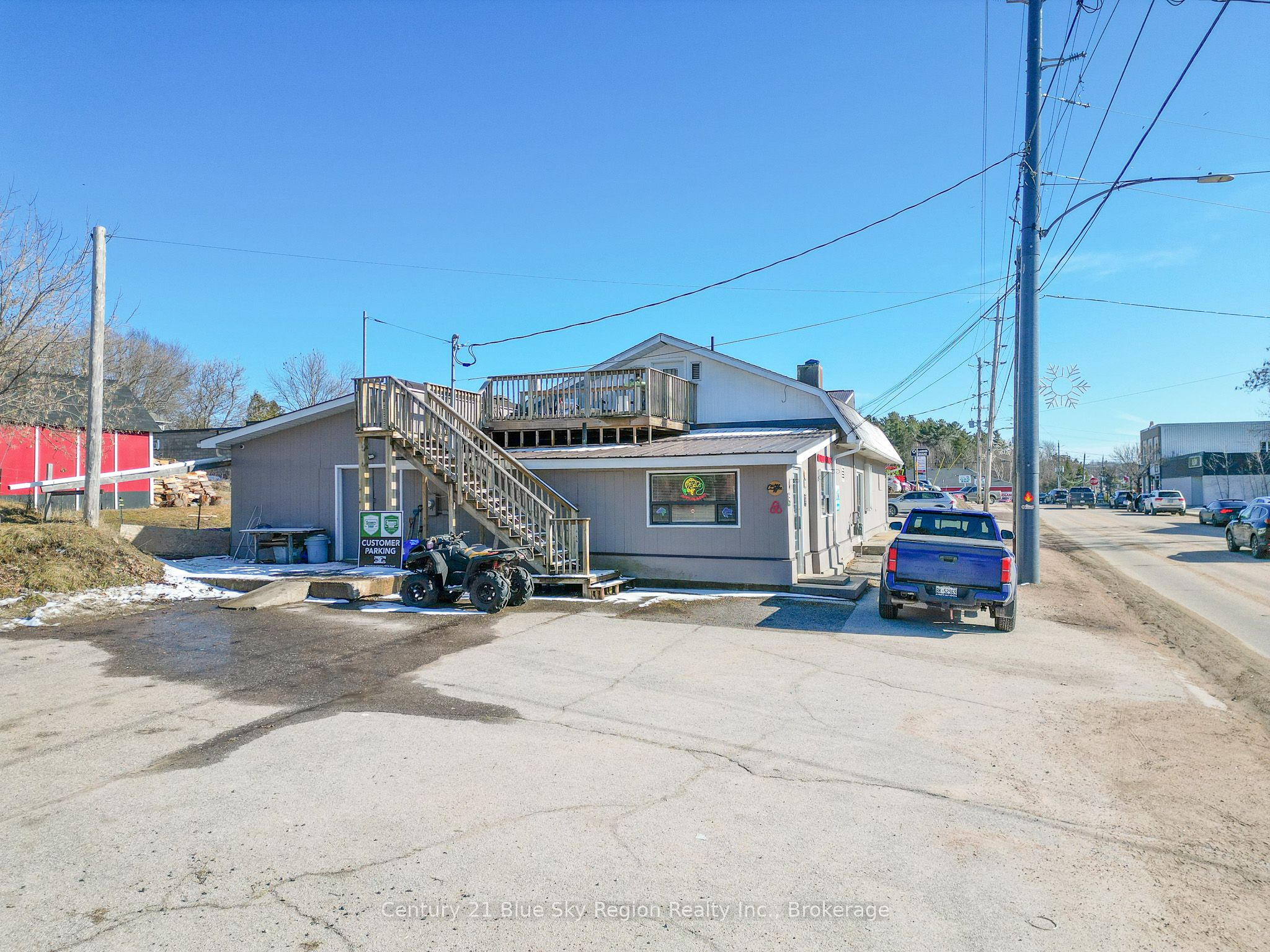 102 Main Street Property Photo 3