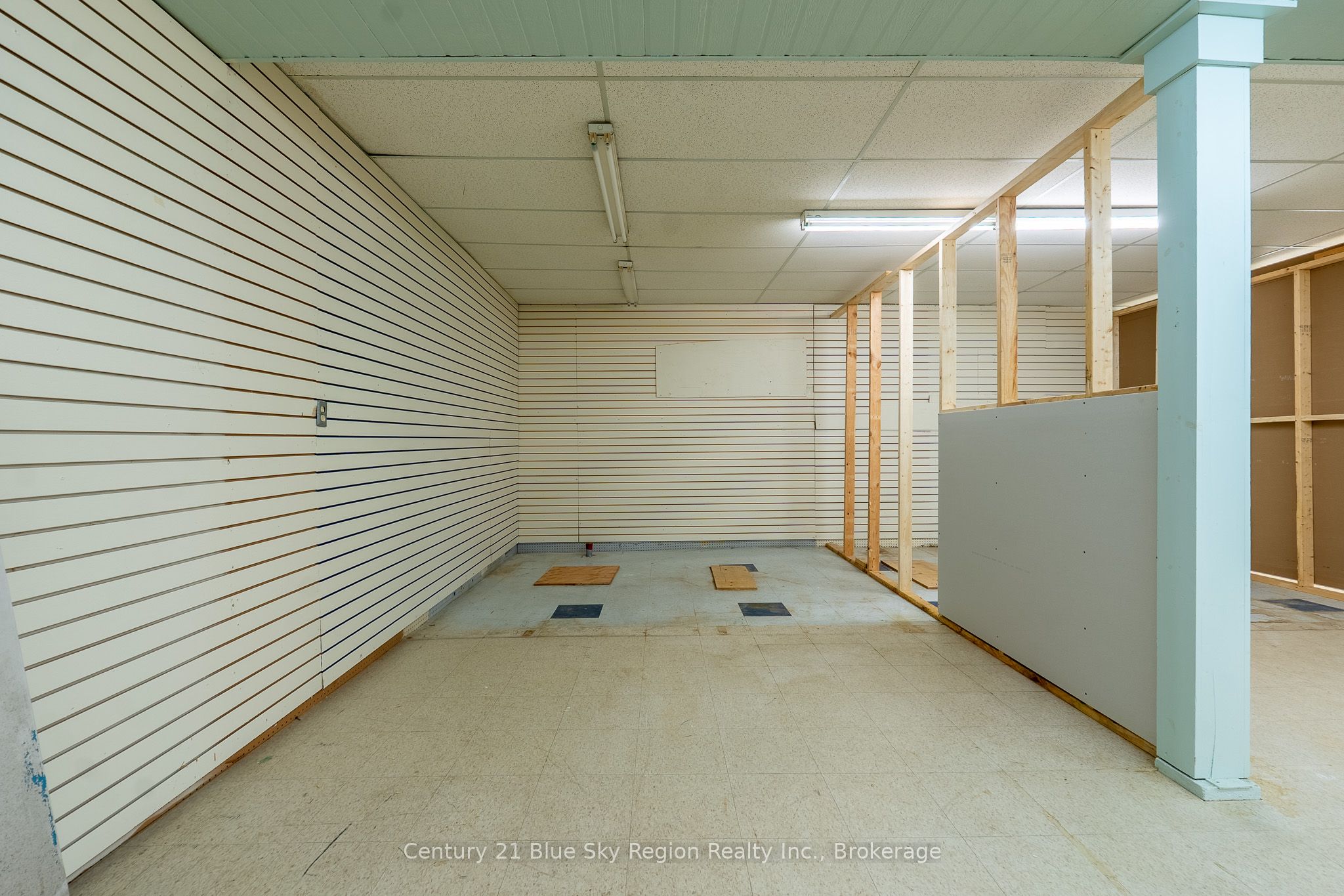 102 Main Street Property Photo 8