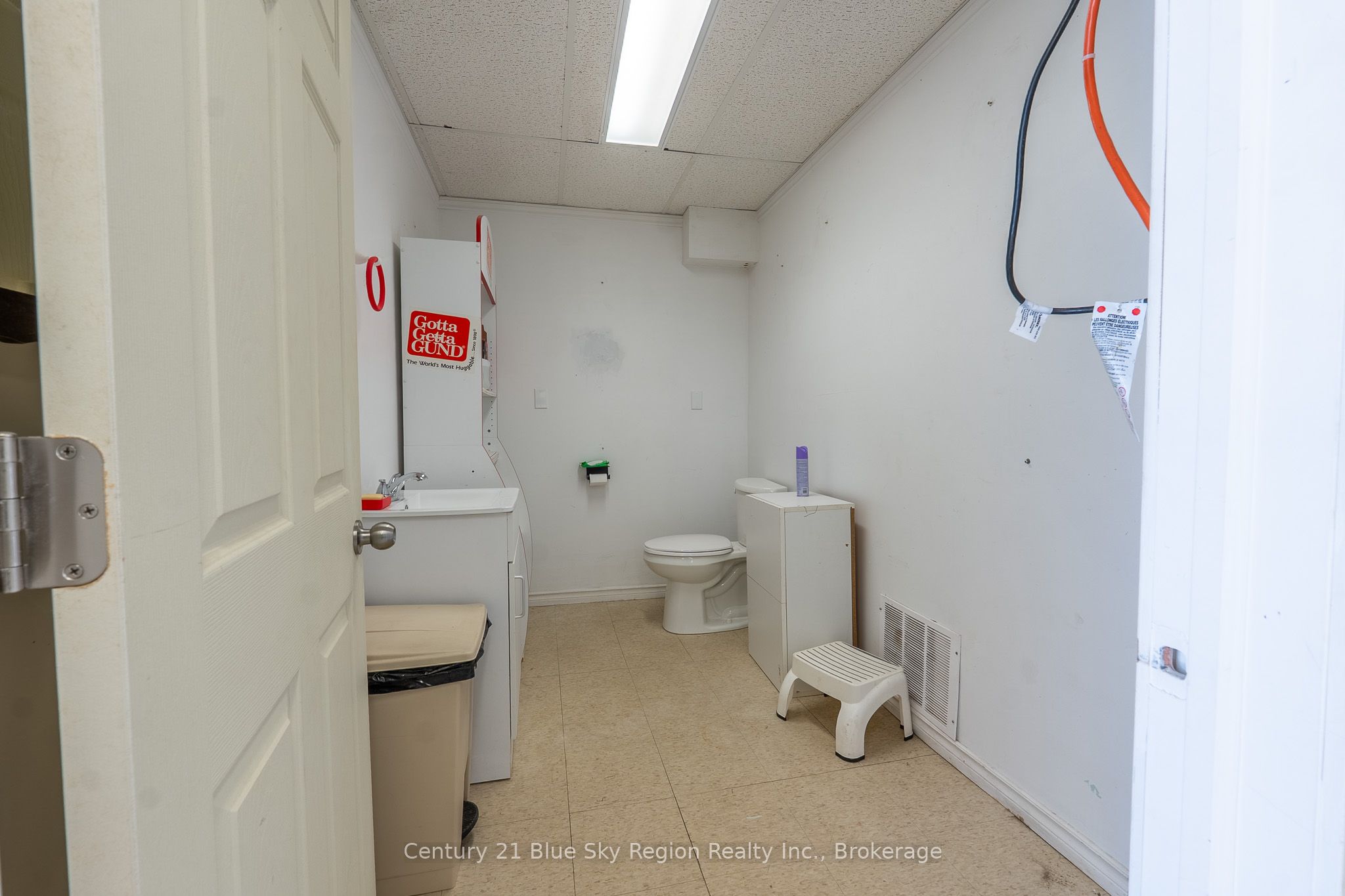 102 Main Street Property Photo 13