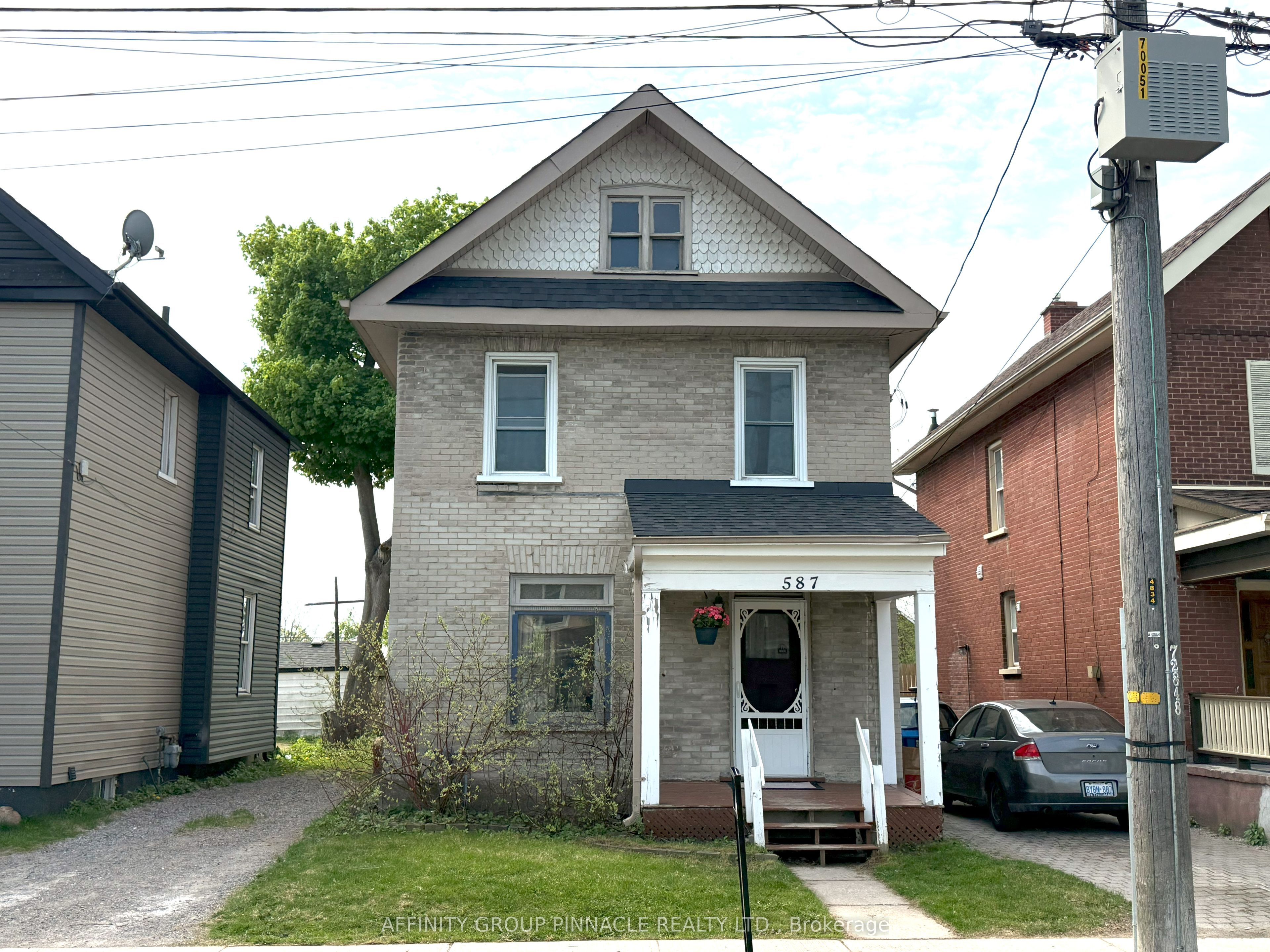 587 Chamberlain Street Property Photo 1