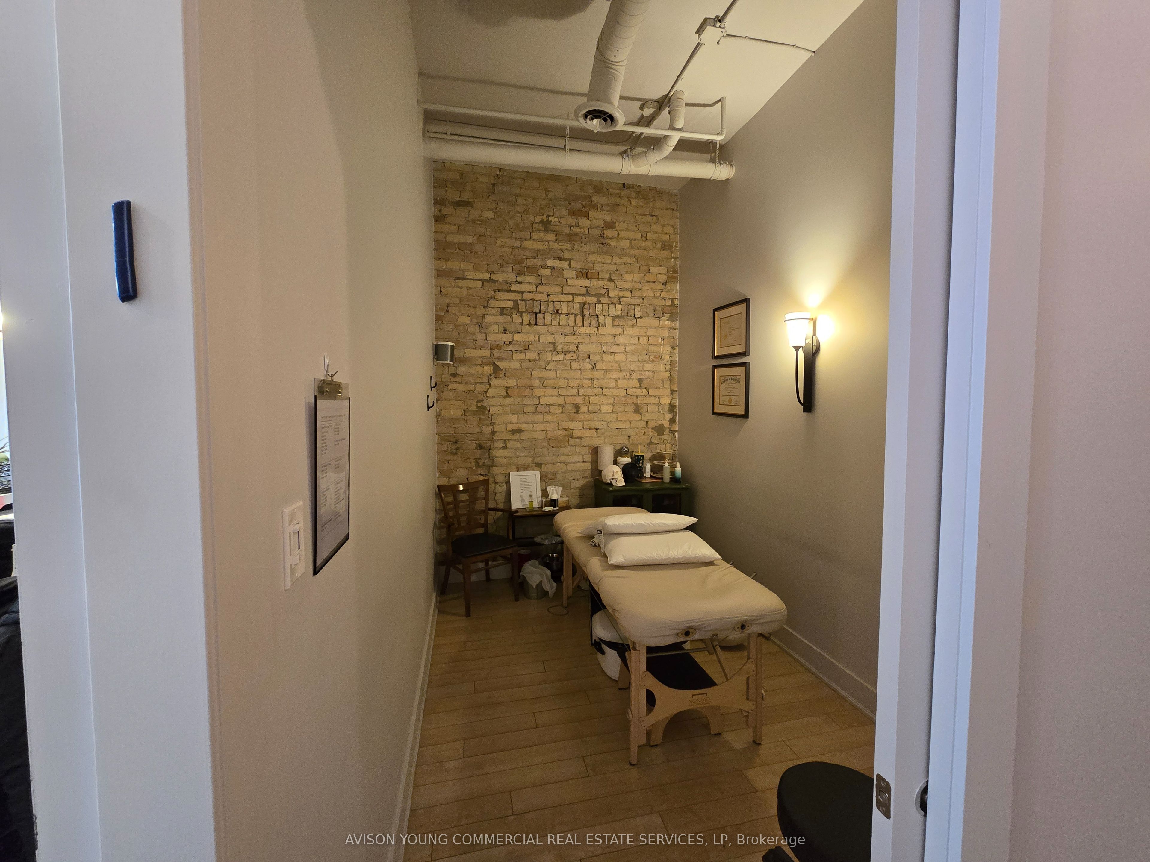 #main - 201 Dundas Street Property Photo 5