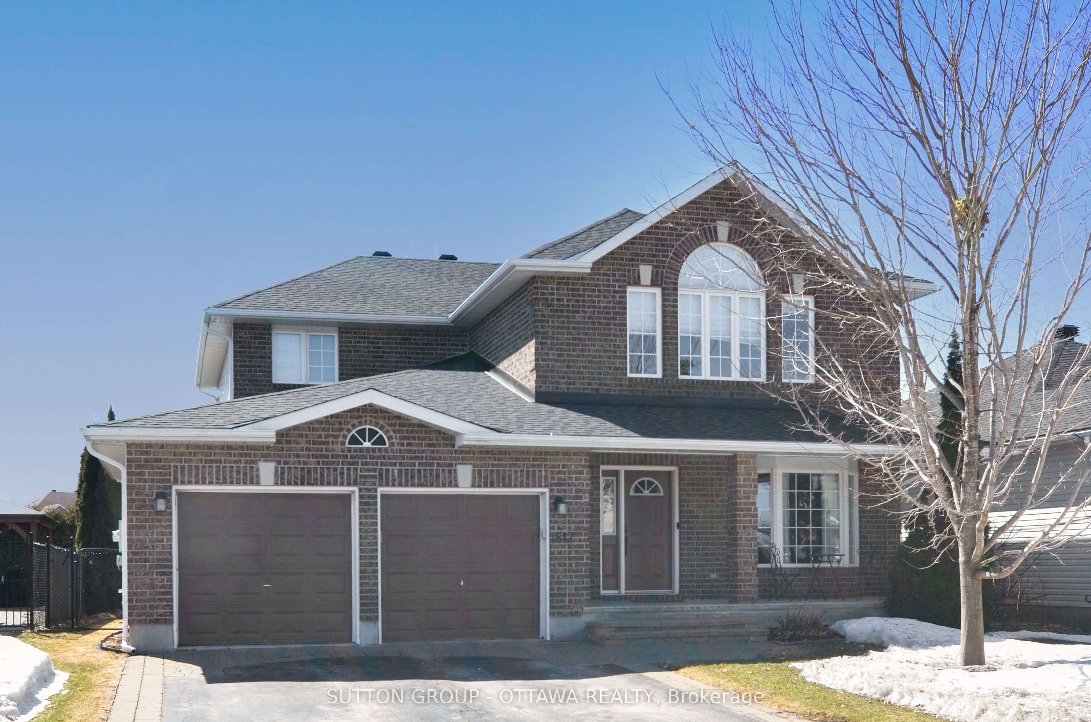 1812 Heatherstone Crescent Property Photo