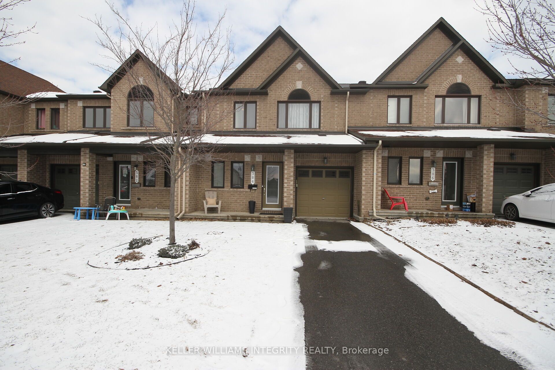 384 Balinroan Crescent Property Photo 1