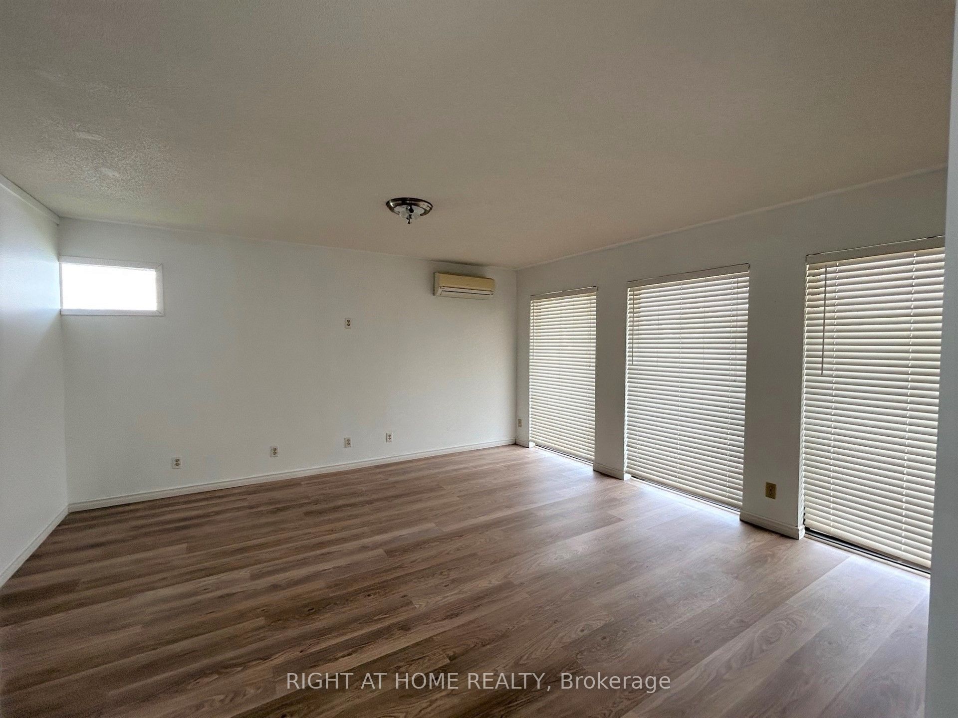 76 King Street Property Photo 2