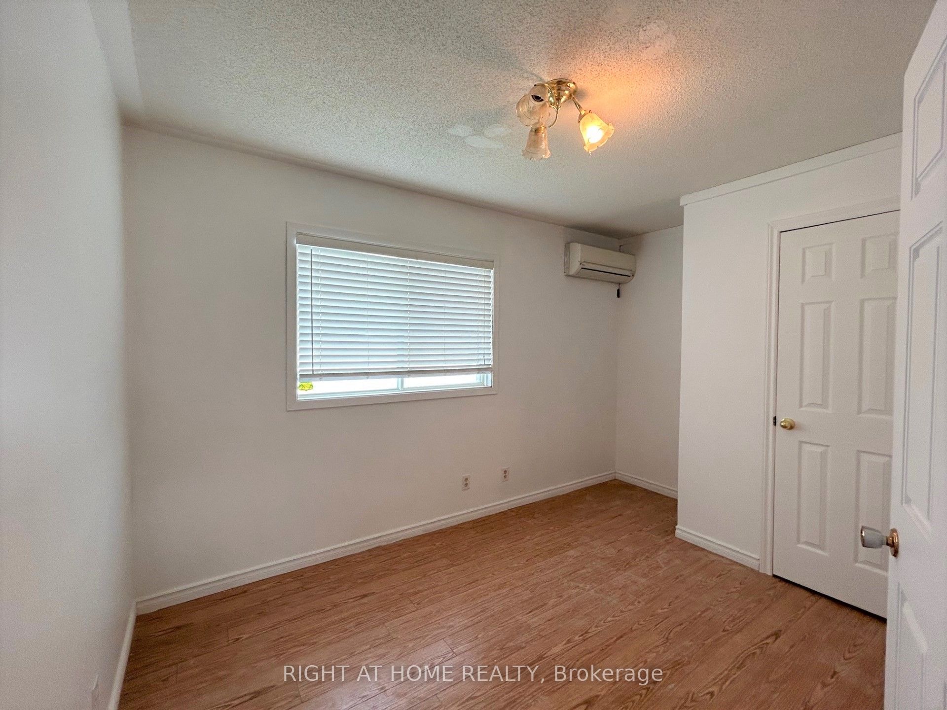 76 King Street Property Photo 4