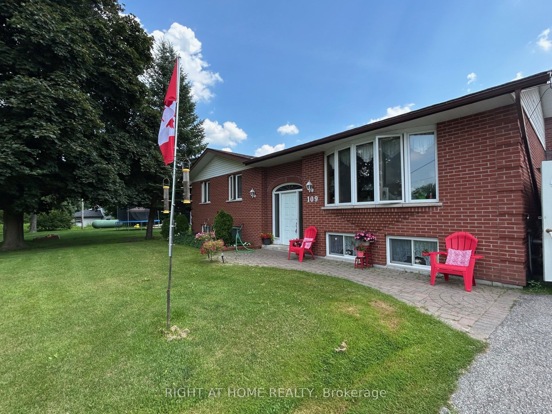 76 King Street Property Photo 7