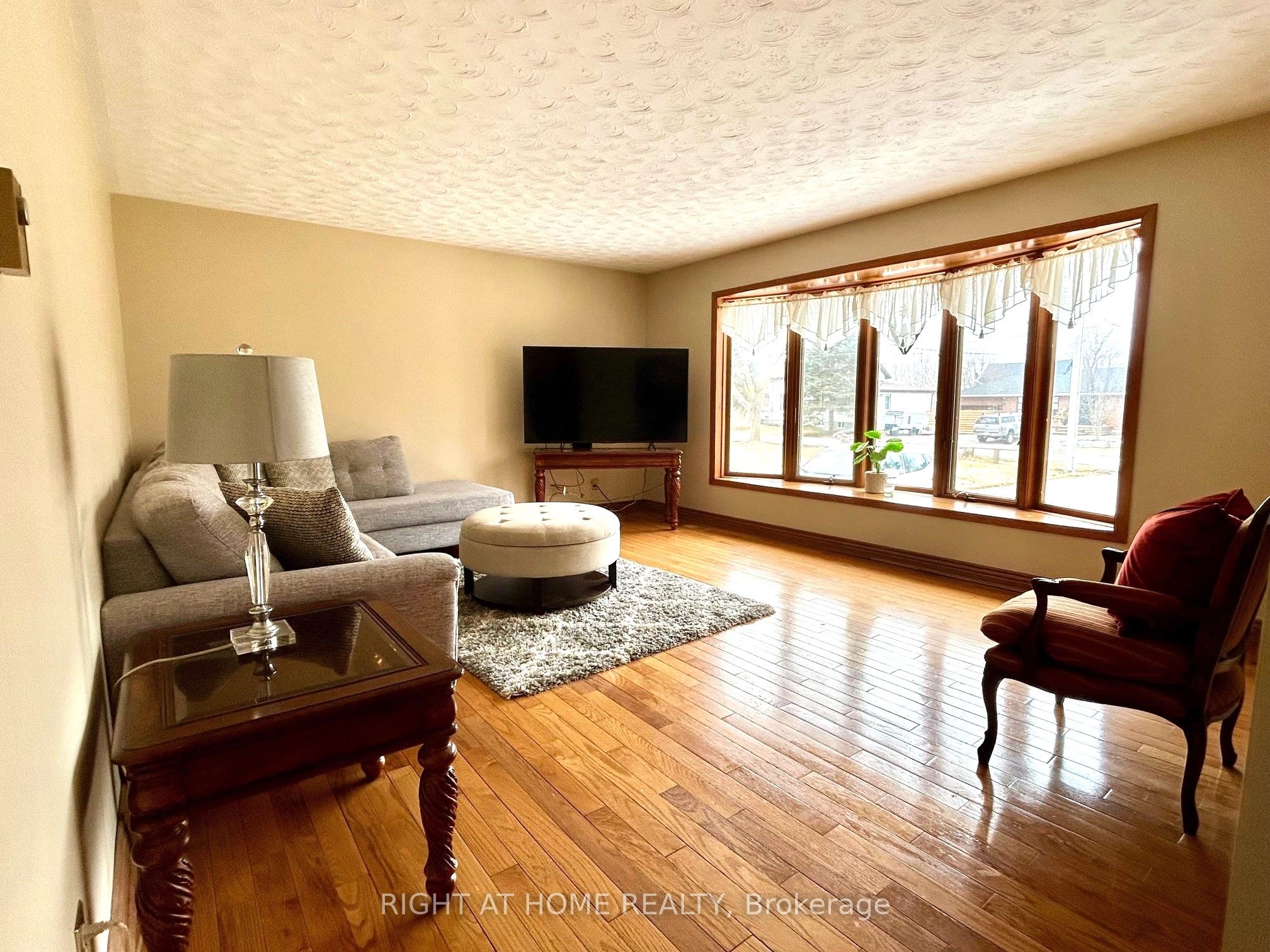 76 King Street Property Photo 9
