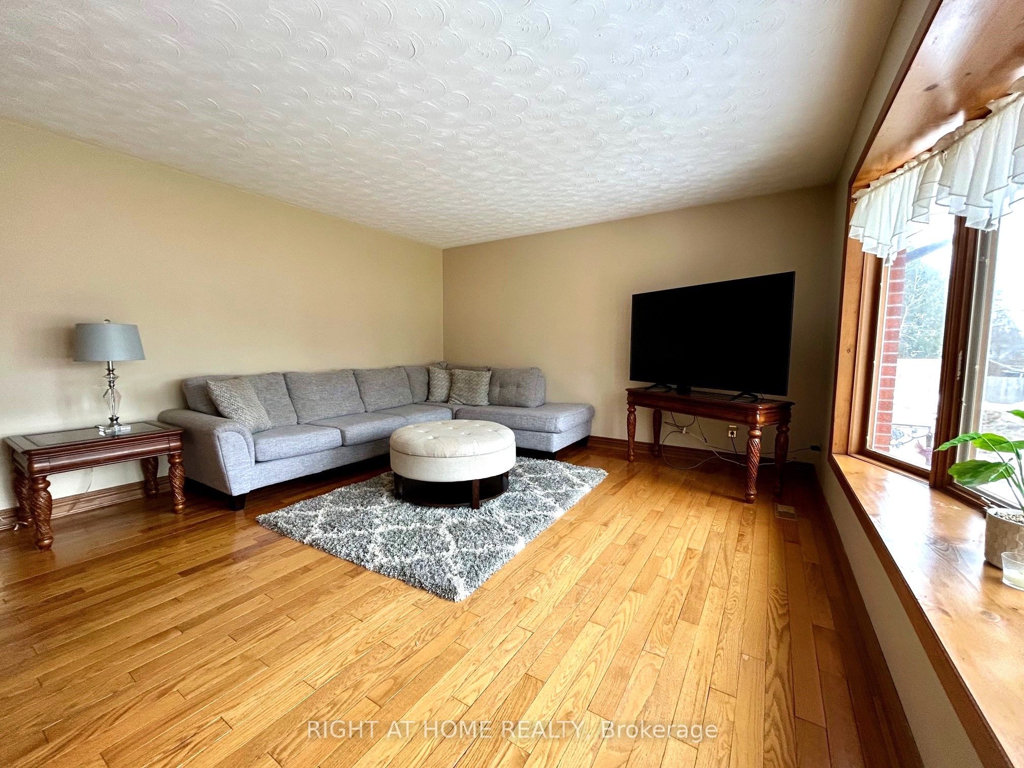 76 King Street Property Photo 10