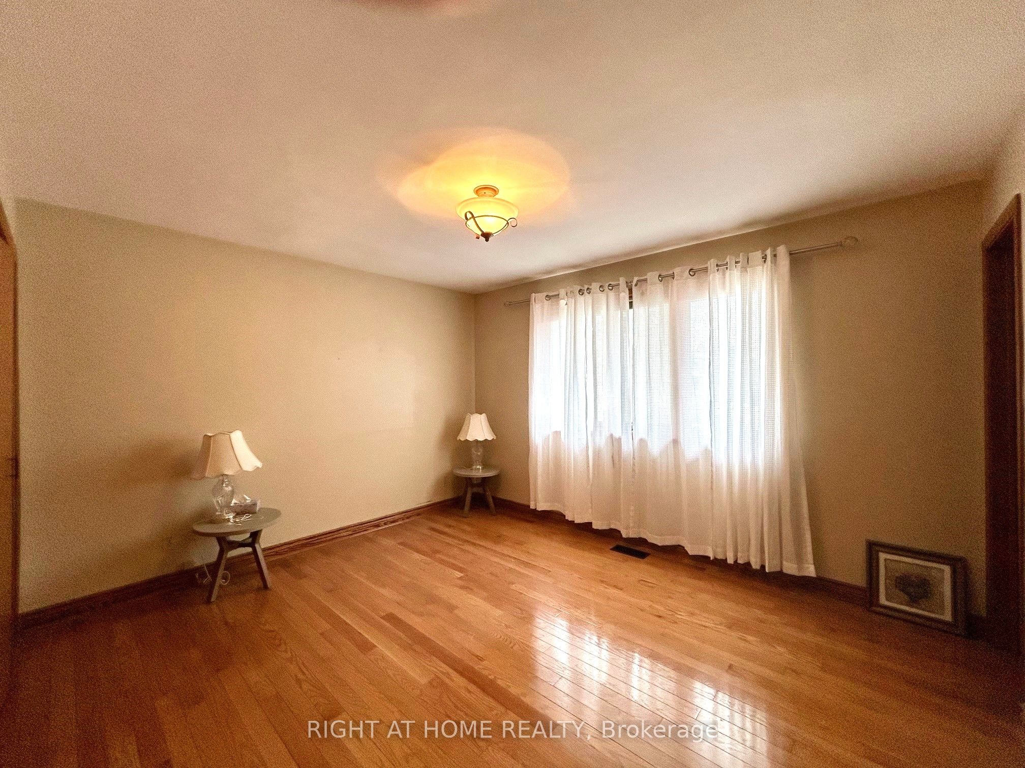 76 King Street Property Photo 18