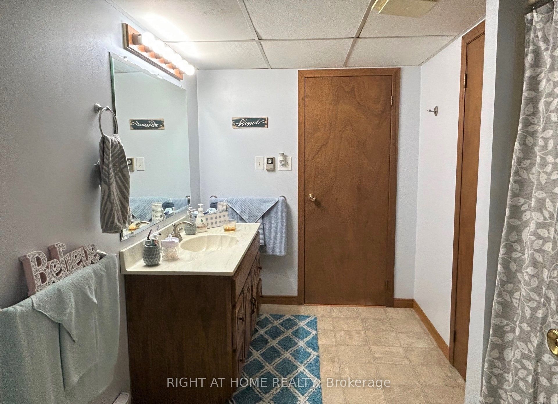 76 King Street Property Photo 32