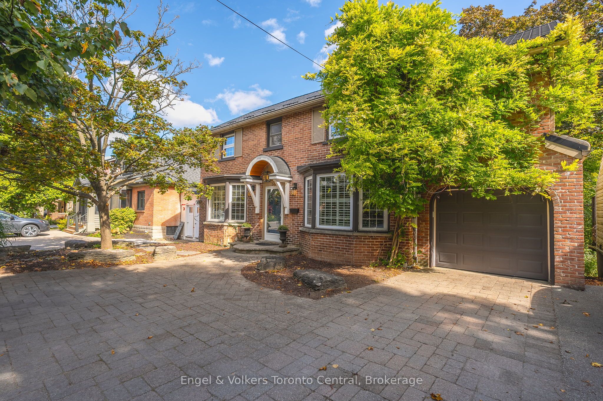 365 2nd Avenue Property Photo