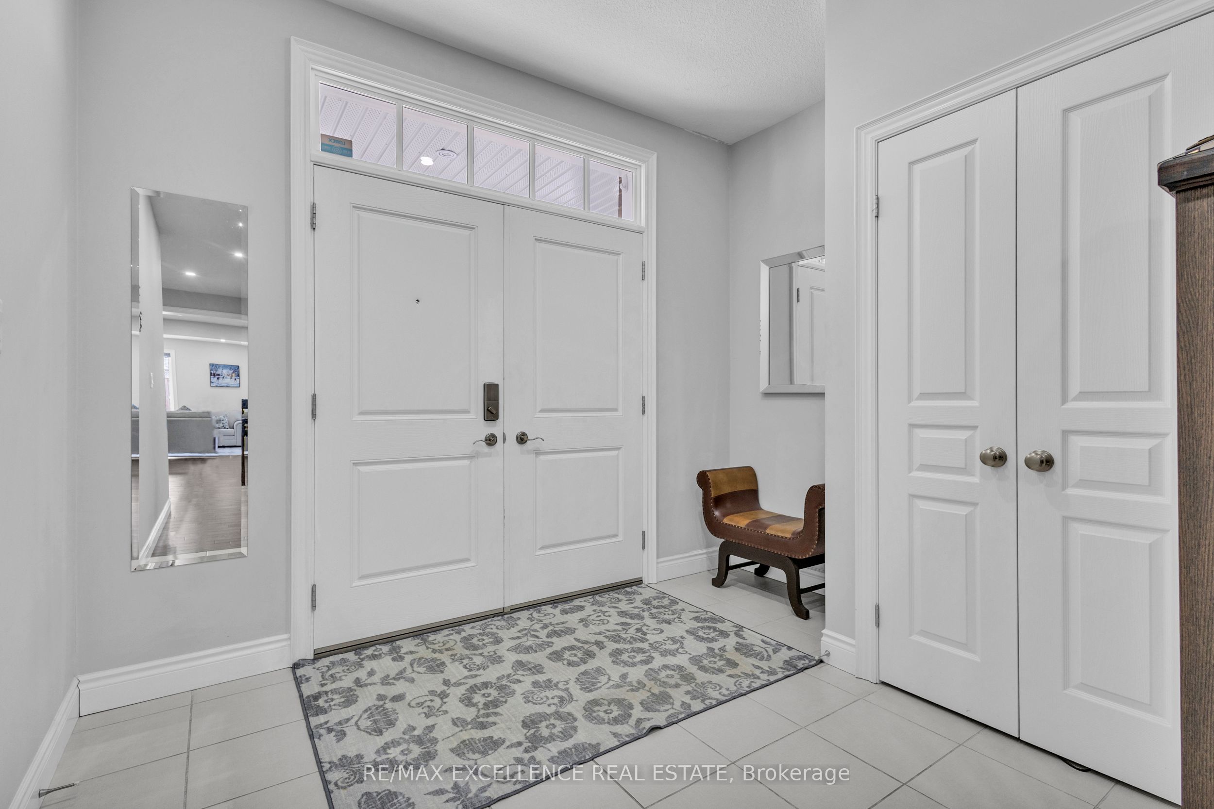 2394 Leeds Crossing Close Property Photo 6
