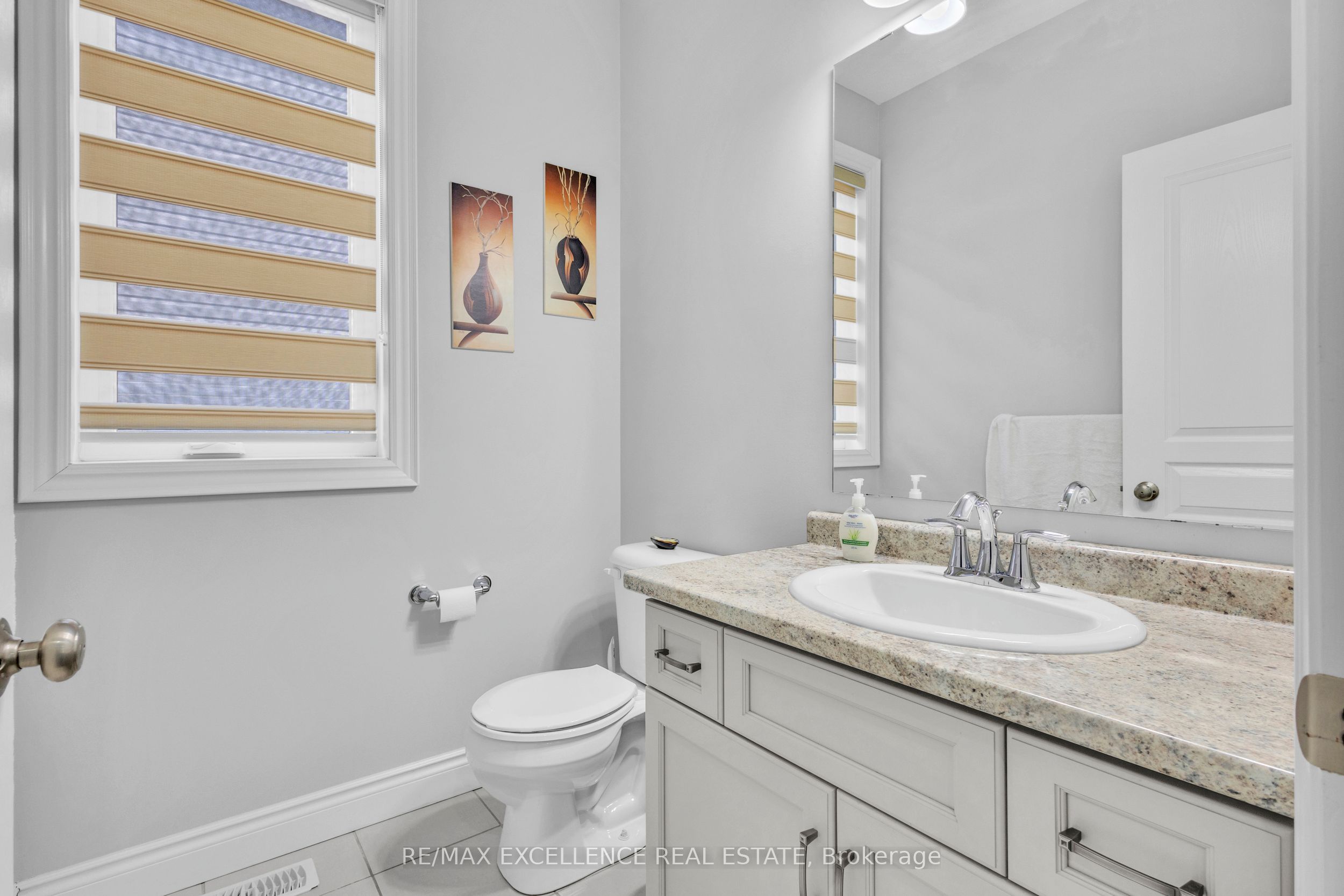 2394 Leeds Crossing Close Property Photo 8