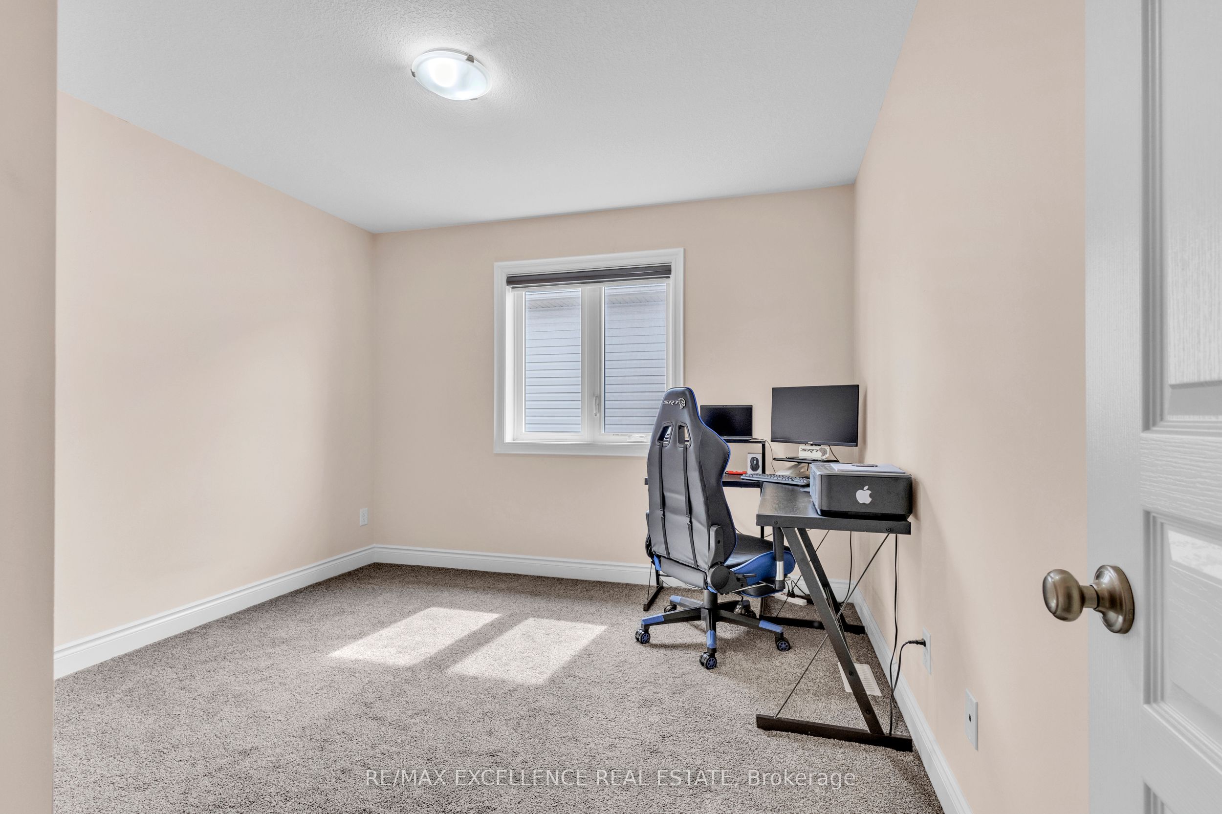 2394 Leeds Crossing Close Property Photo 21