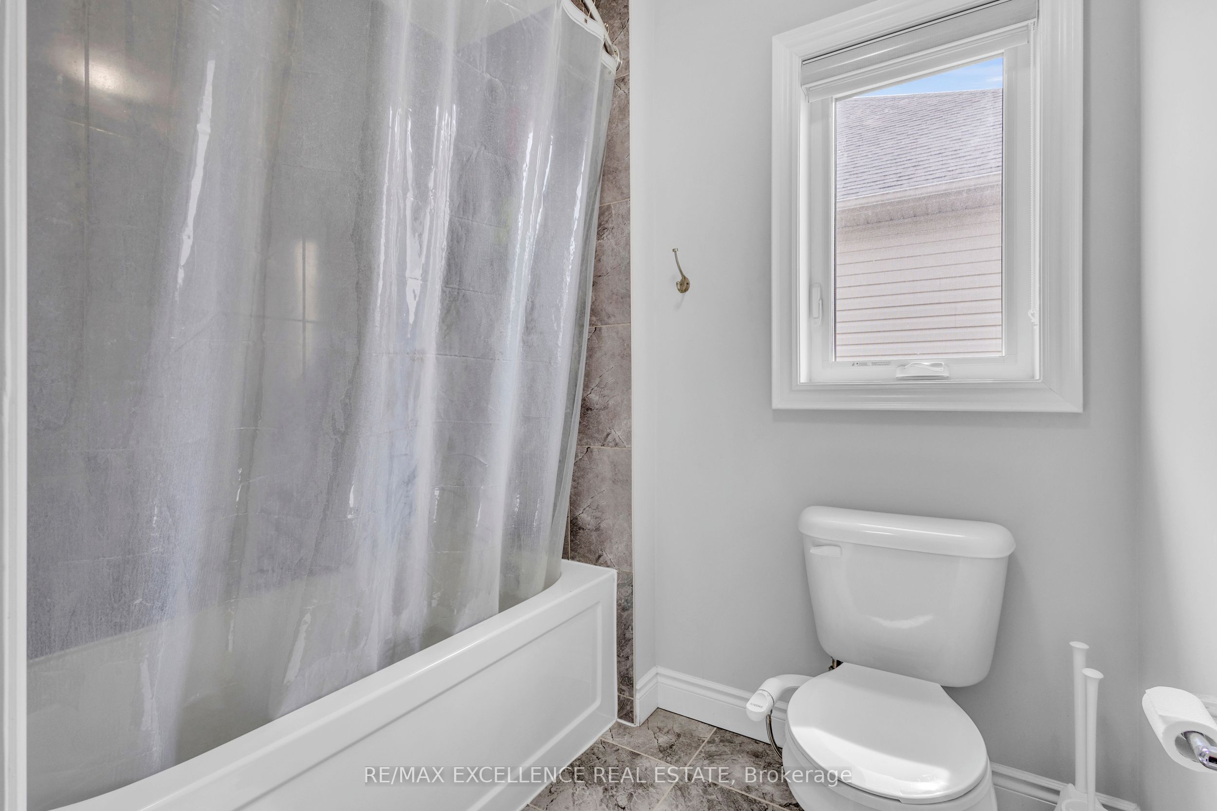 2394 Leeds Crossing Close Property Photo 24