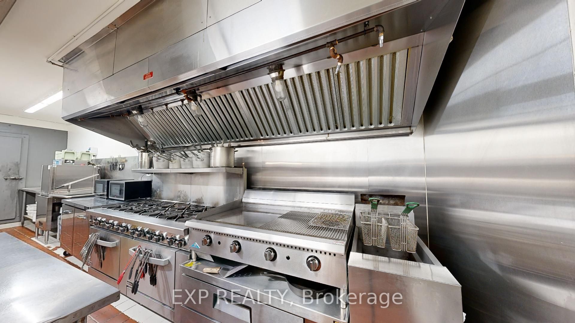 348 Dundas Street Property Photo 9