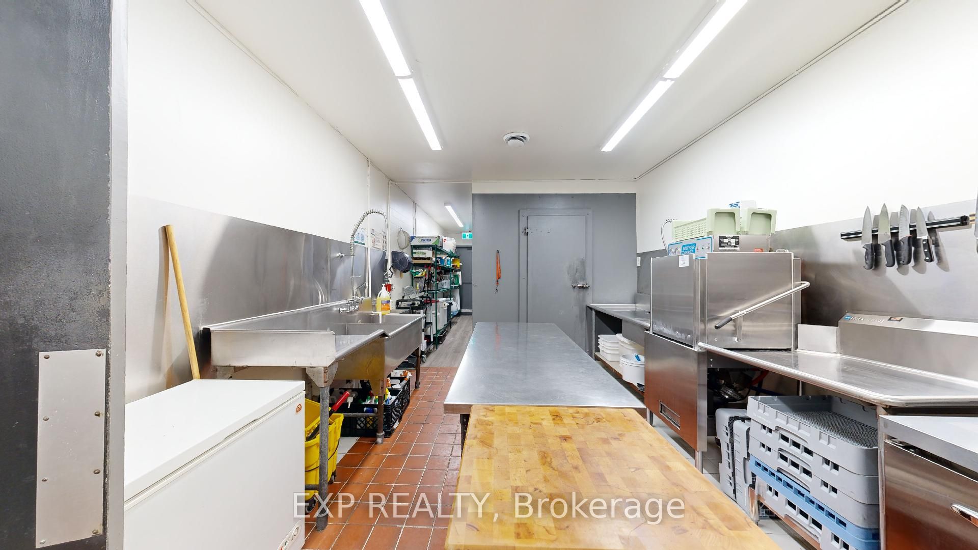 348 Dundas Street Property Photo 10