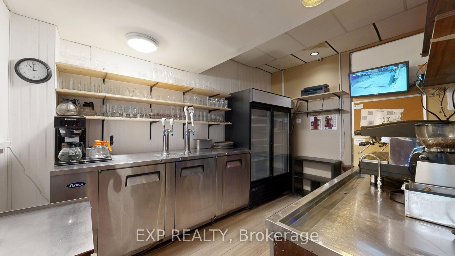 348 Dundas Street Property Photo 18