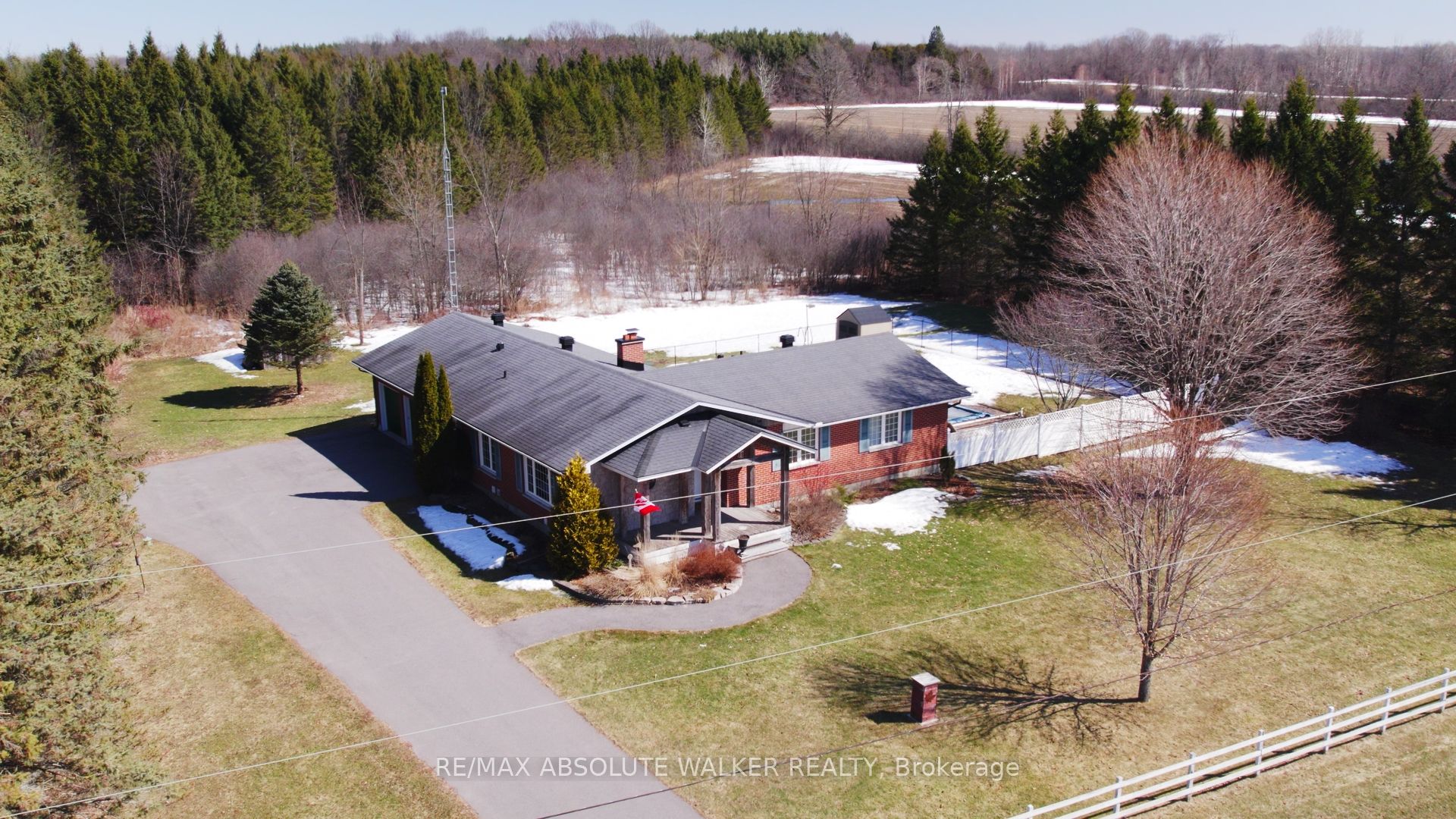 5079 Downey Road Property Photo 1