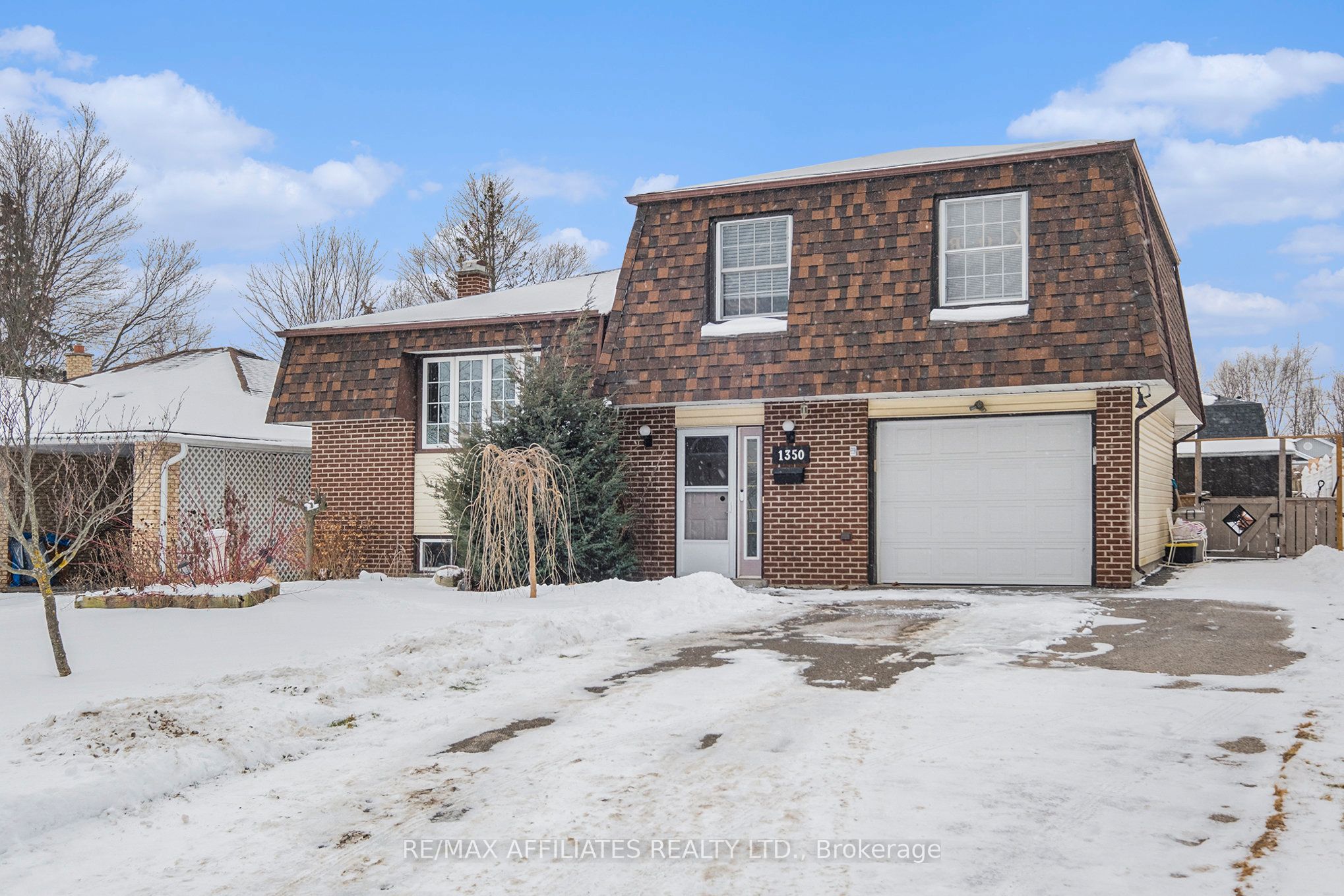 1350 Linden Cres Property Photo