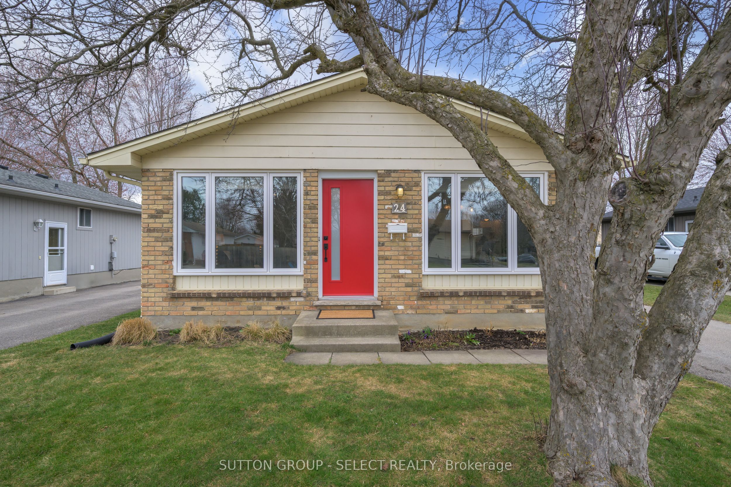 24 Piers Cres Property Photo