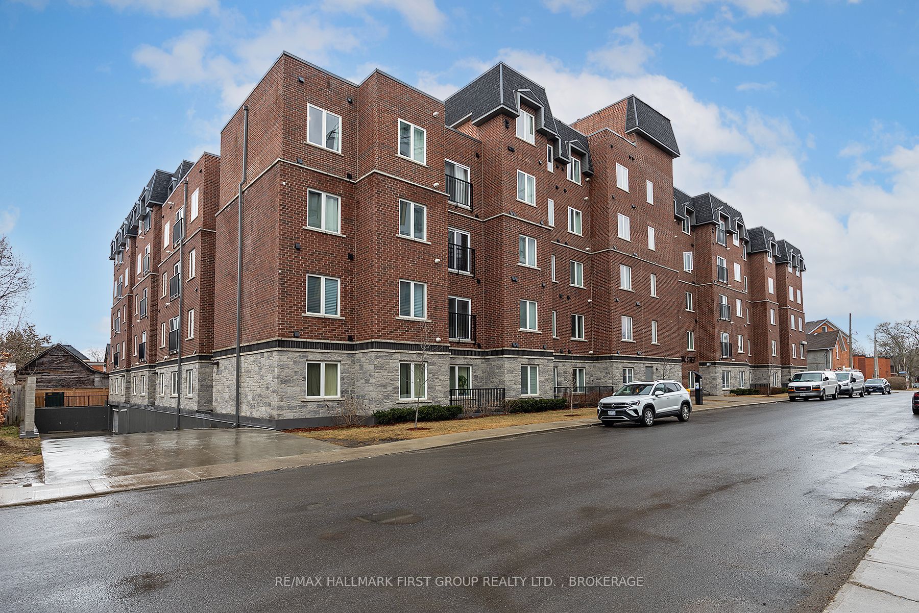 #220 - 501 Frontenac Street Property Photo