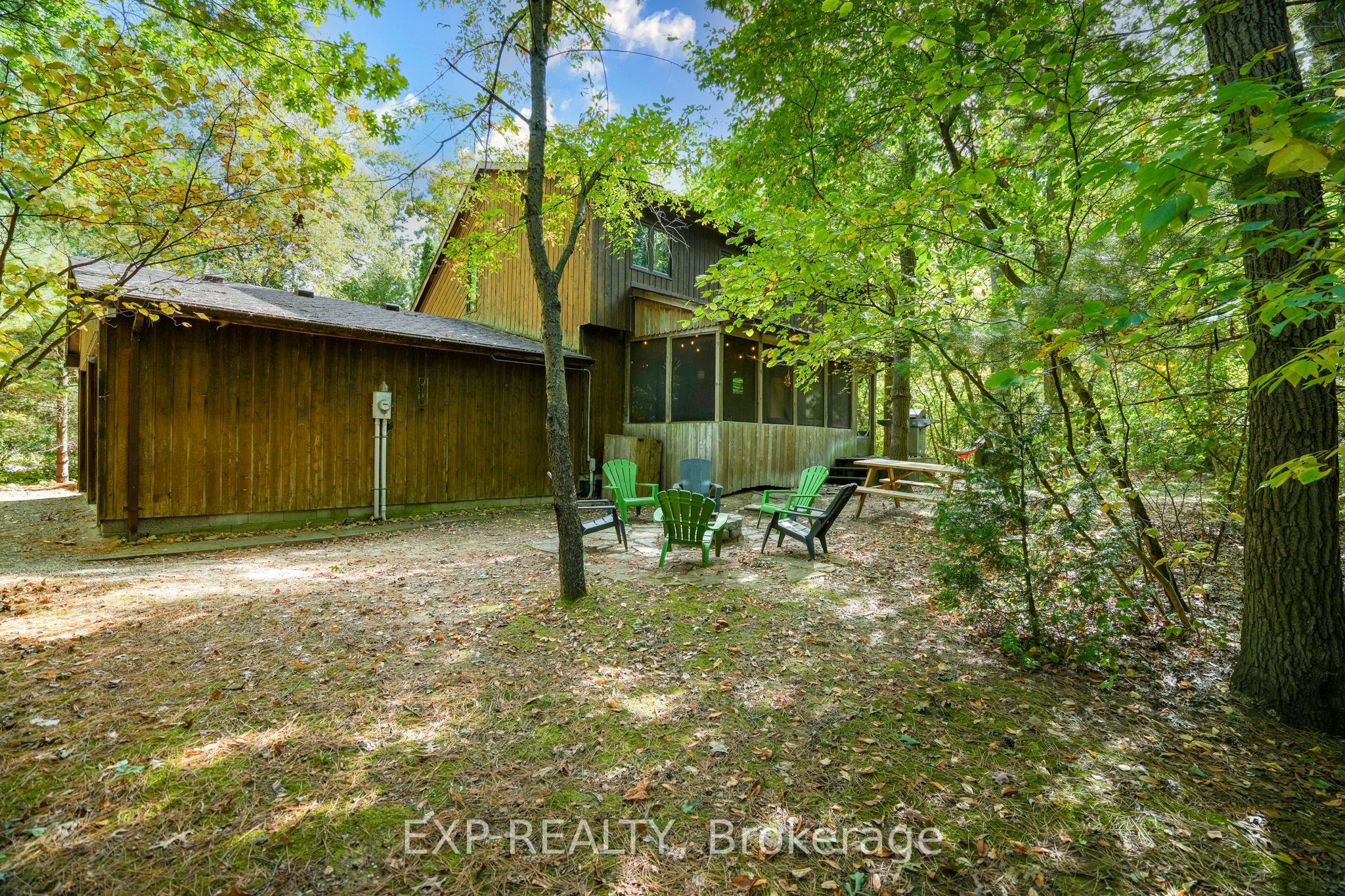 10207 Pinetree Drive Property Photo 10
