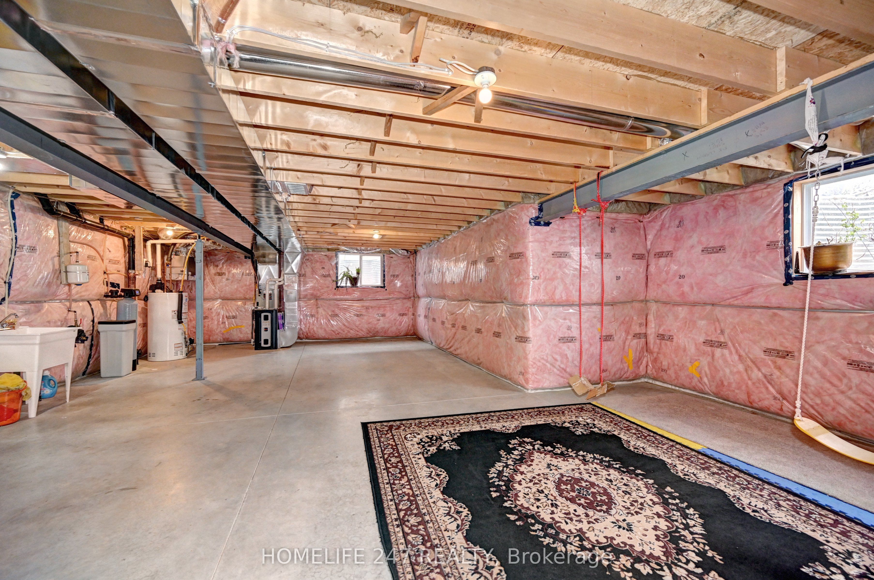 815 Binning Street W Property Photo 25