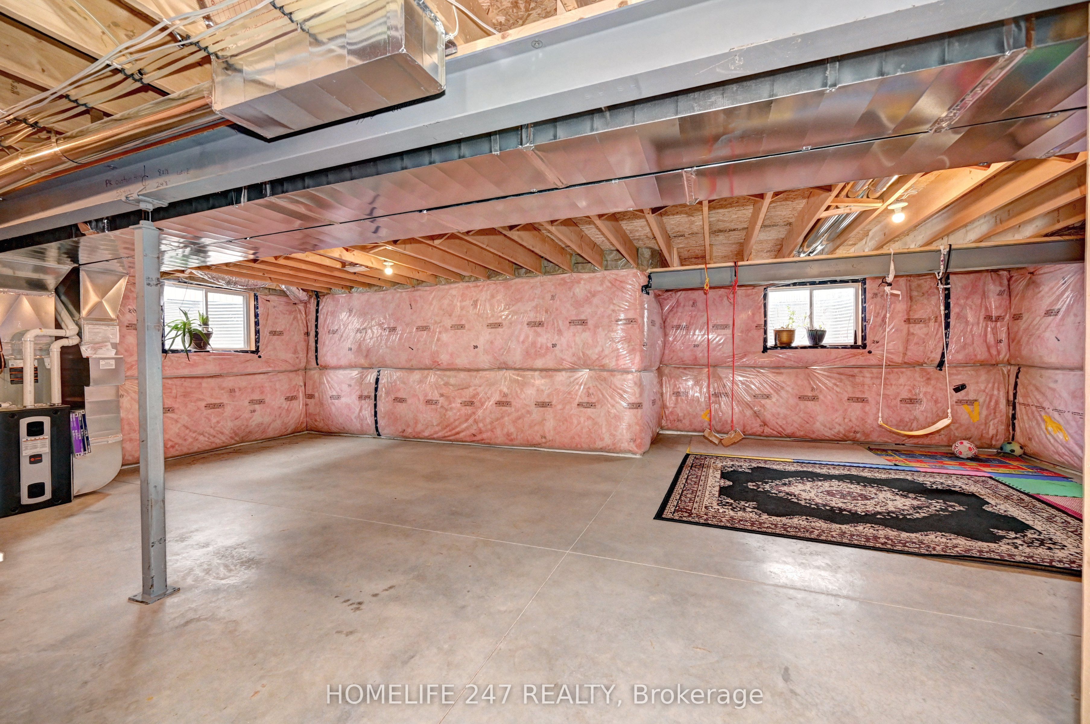 815 Binning Street W Property Photo 27