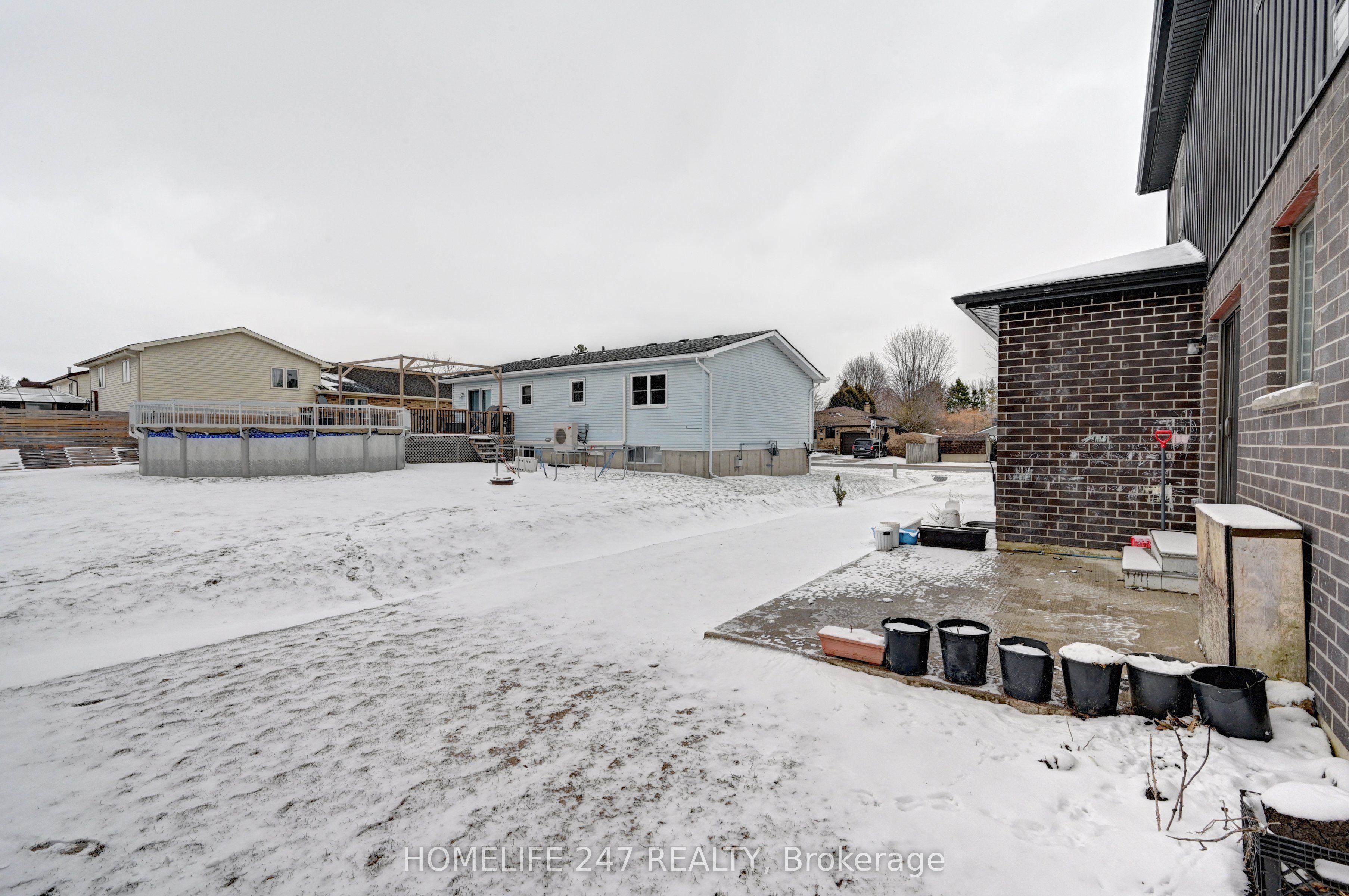 815 Binning Street W Property Photo 28