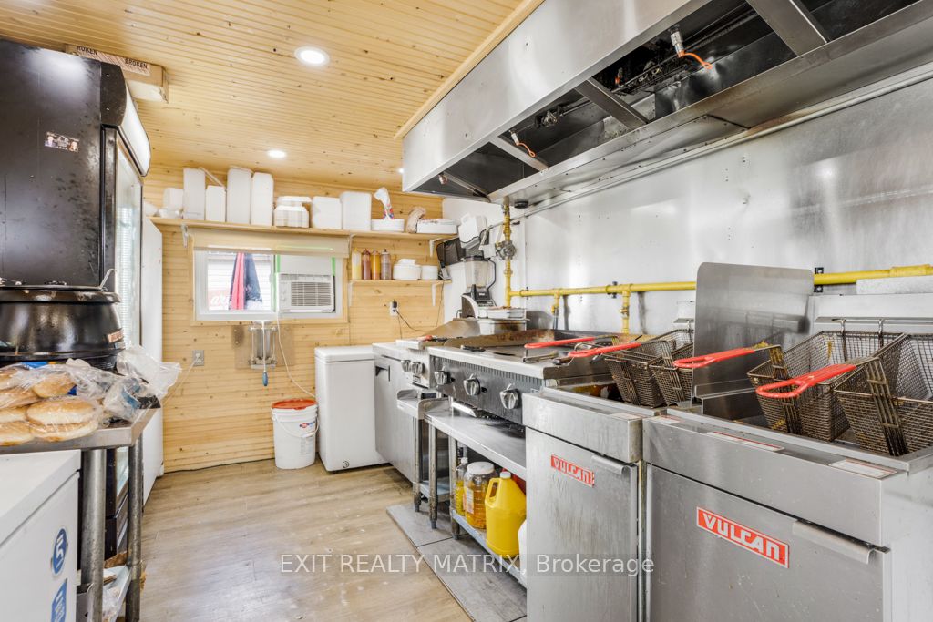 1868 Labonte Street Property Photo 5