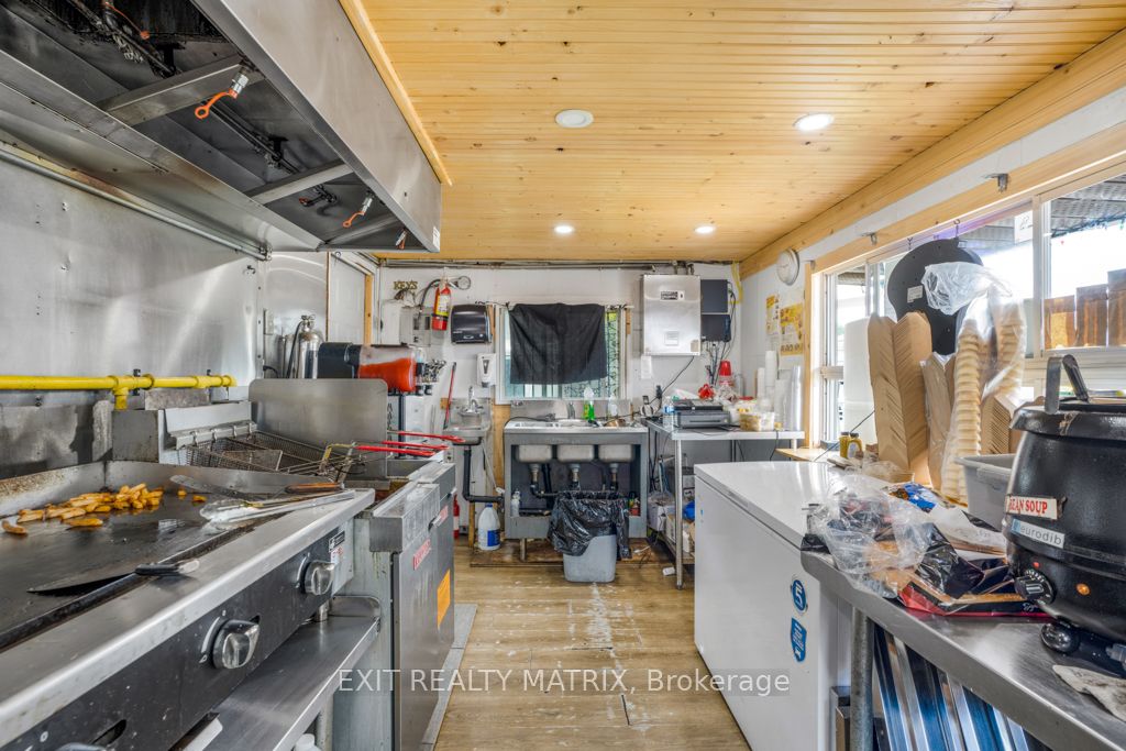 1868 Labonte Street Property Photo 6