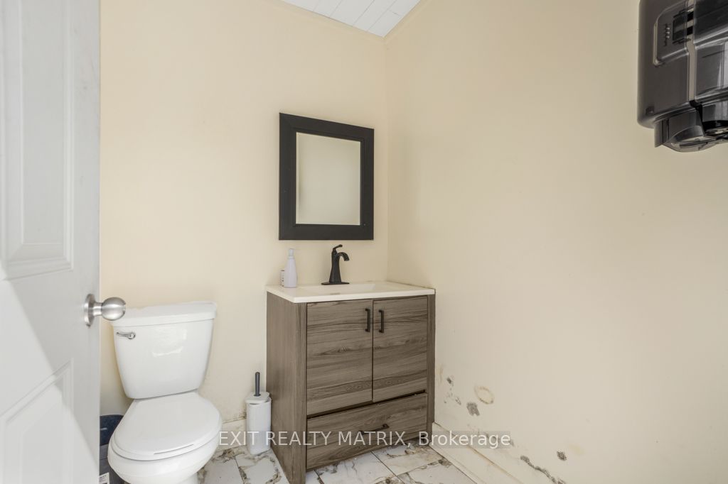 1868 Labonte Street Property Photo 9