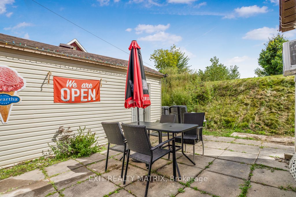 1868 Labonte Street Property Photo 11