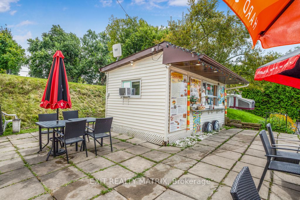 1868 Labonte Street Property Photo 13