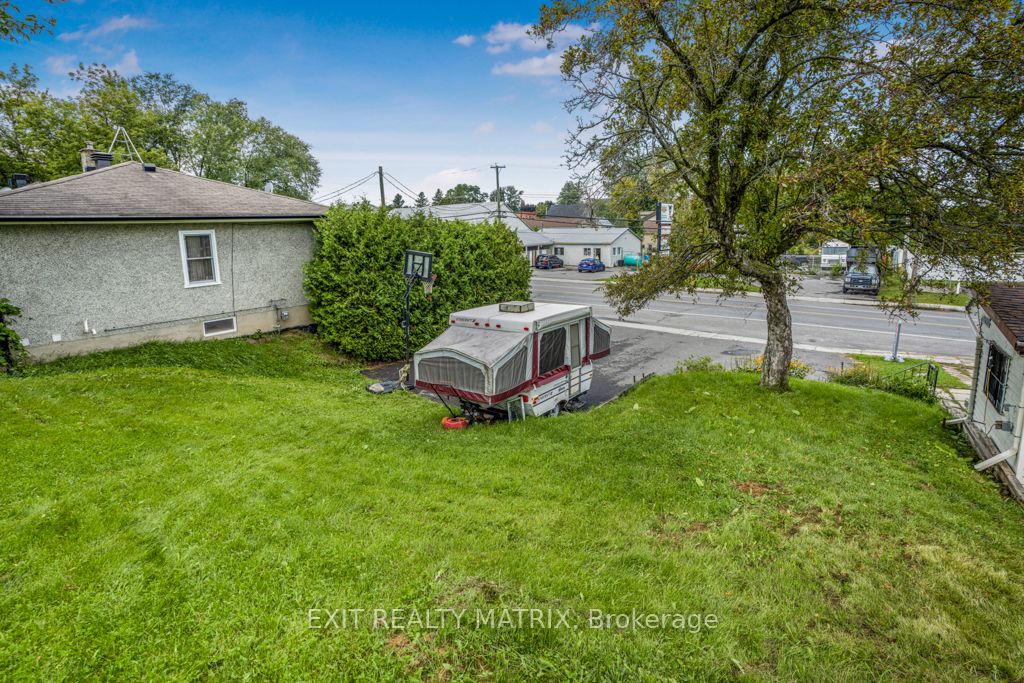 1868 Labonte Street Property Photo 17
