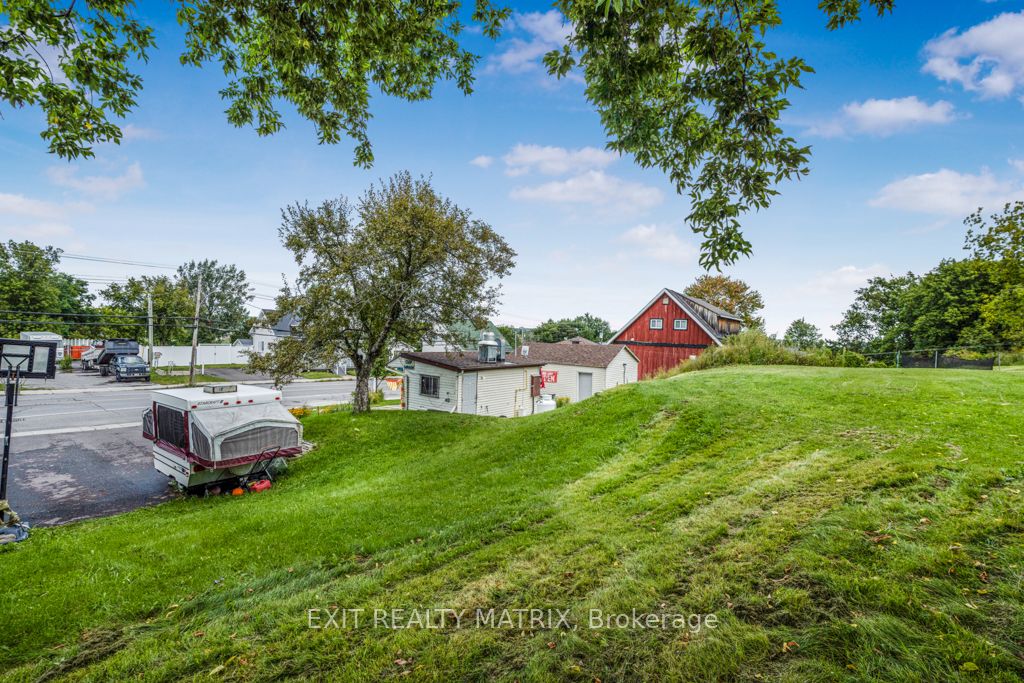 1868 Labonte Street Property Photo 18