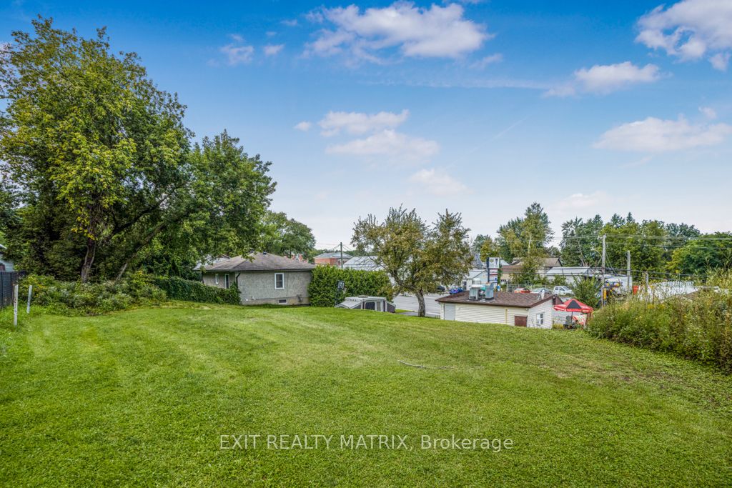 1868 Labonte Street Property Photo 19